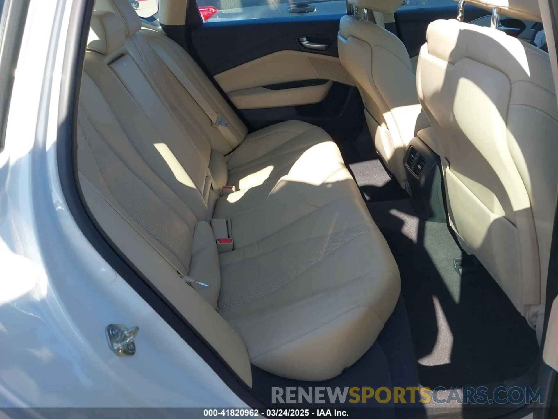 8 Photograph of a damaged car 19UUB5F48MA002731 ACURA TLX 2021