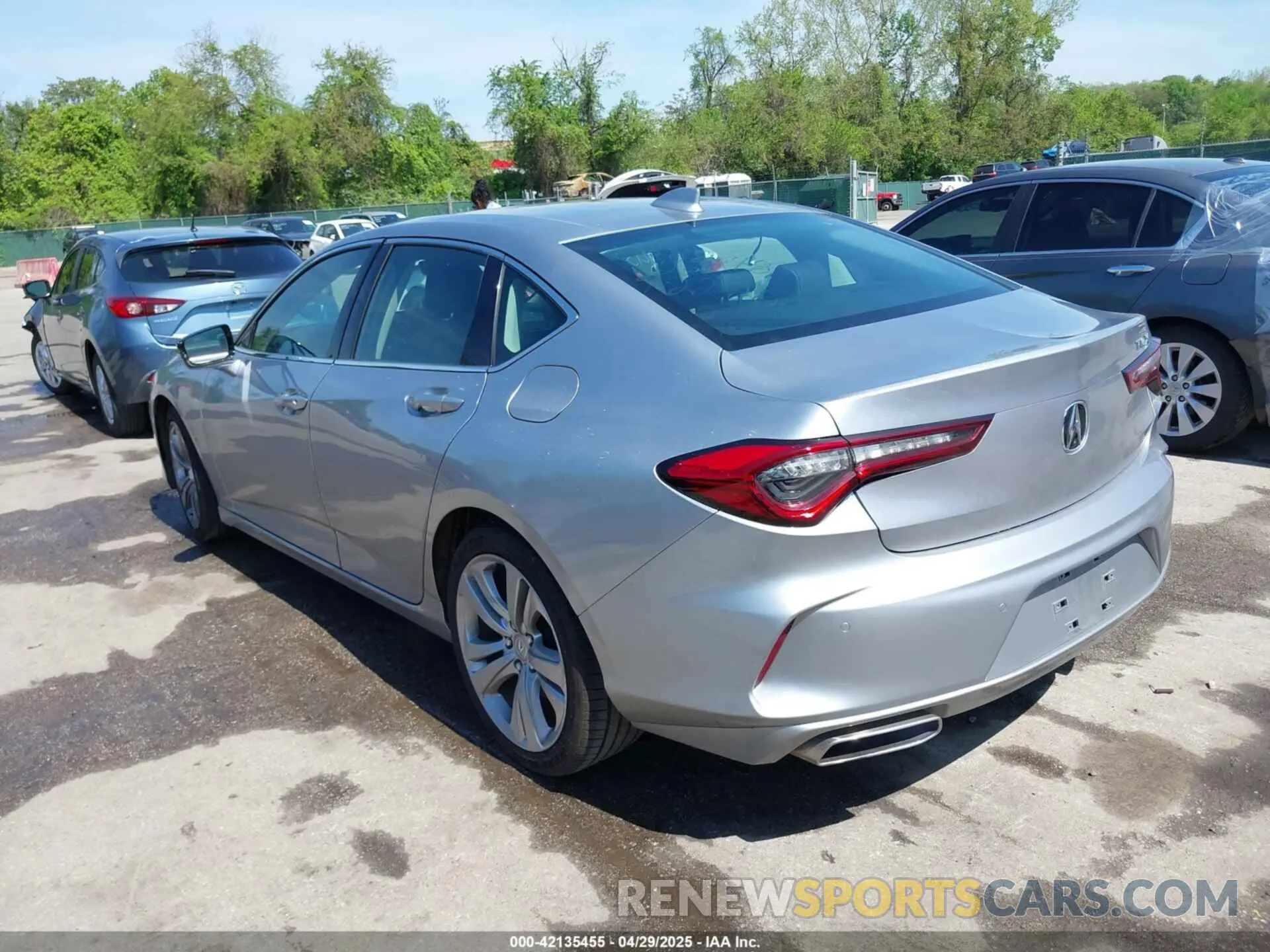 3 Photograph of a damaged car 19UUB5F48MA007055 ACURA TLX 2021
