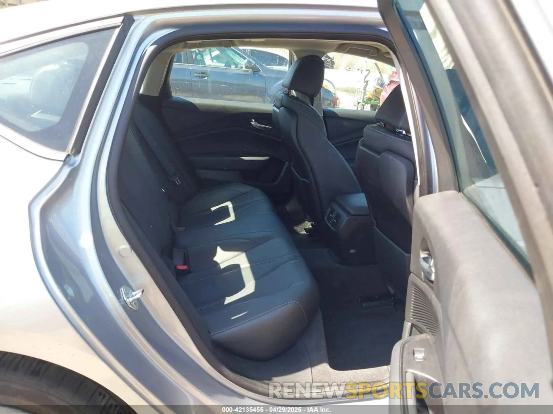 8 Photograph of a damaged car 19UUB5F48MA007055 ACURA TLX 2021