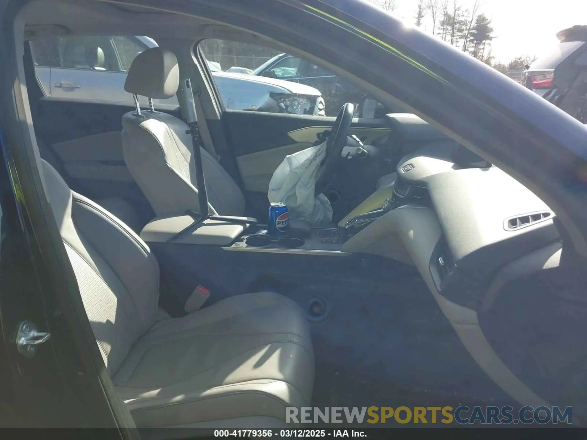 5 Photograph of a damaged car 19UUB5F48MA010750 ACURA TLX 2021