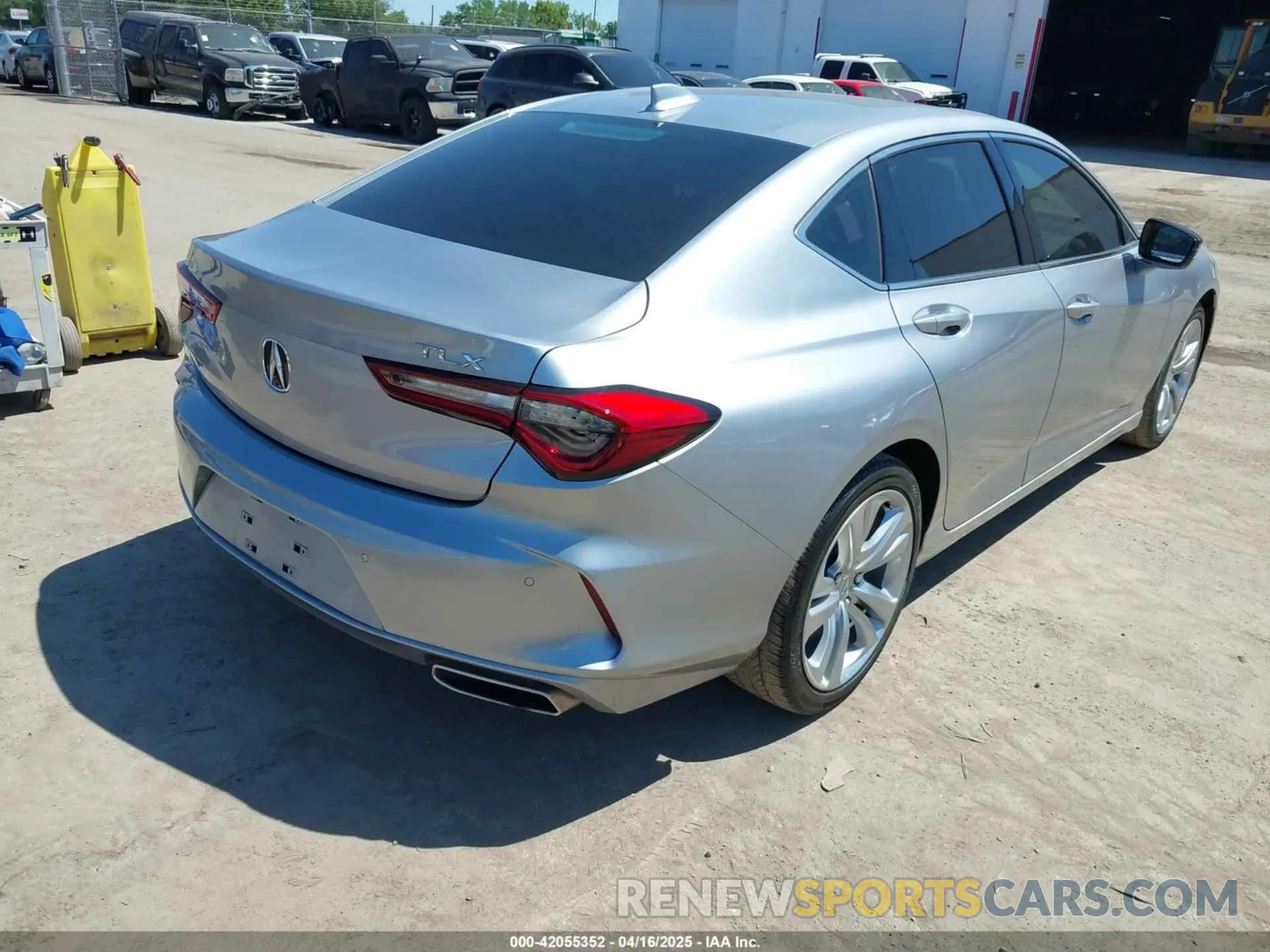4 Photograph of a damaged car 19UUB5F4XMA009079 ACURA TLX 2021