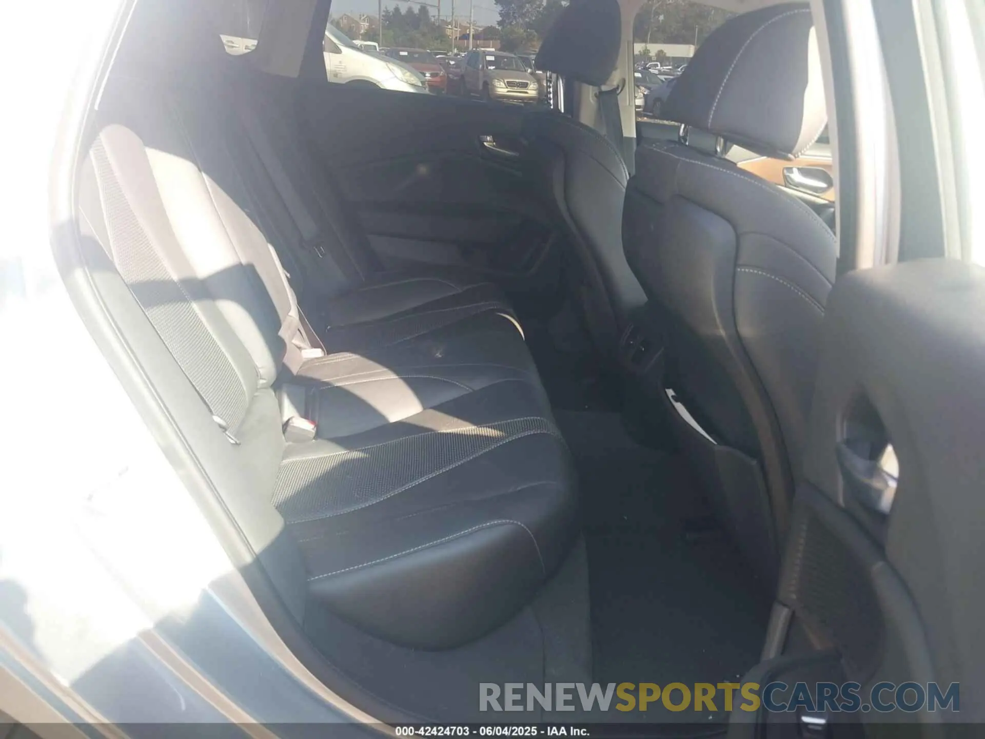 8 Photograph of a damaged car 19UUB5F4XMA012273 ACURA TLX 2021