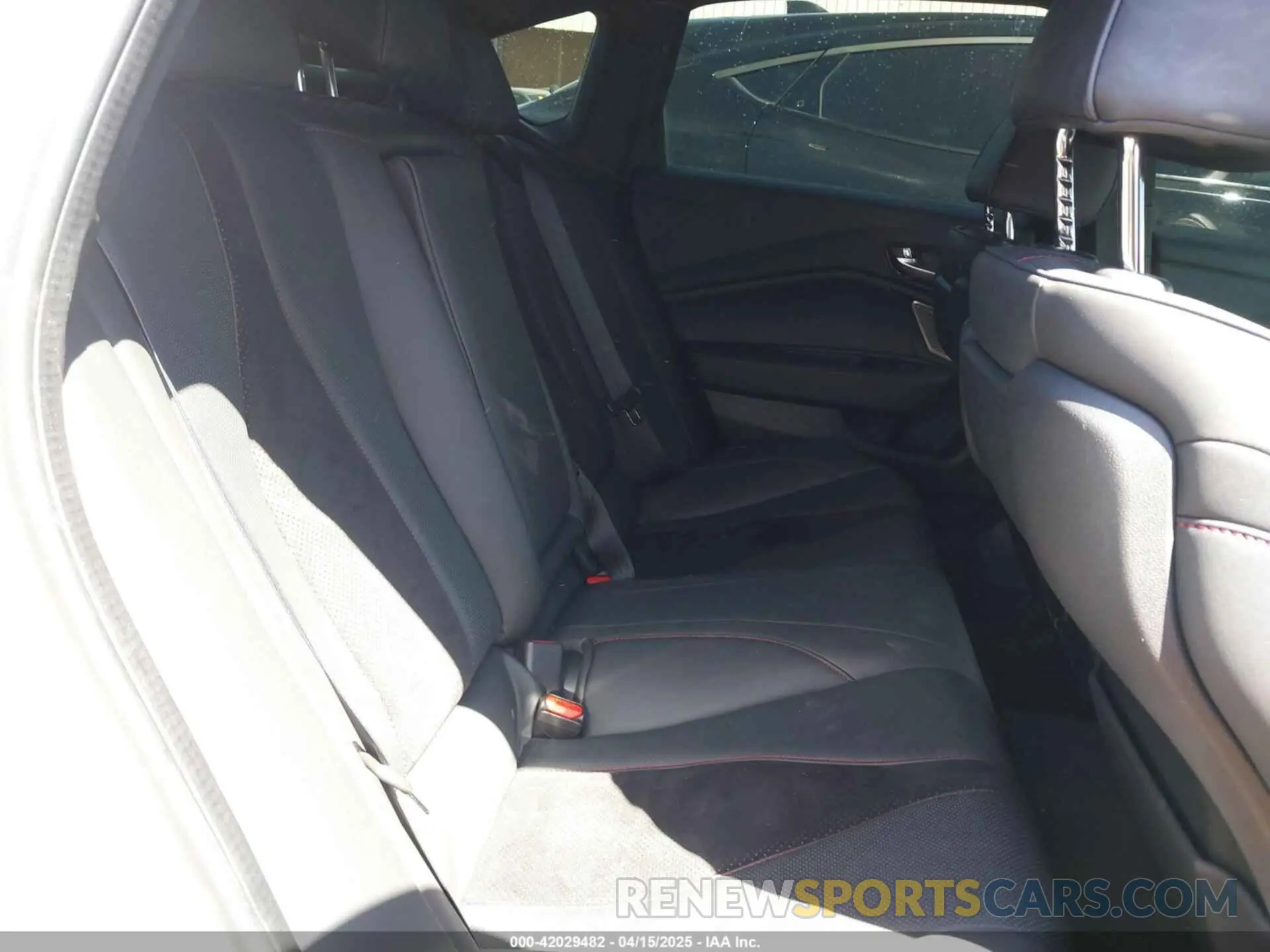 8 Photograph of a damaged car 19UUB5F52MA001860 ACURA TLX 2021