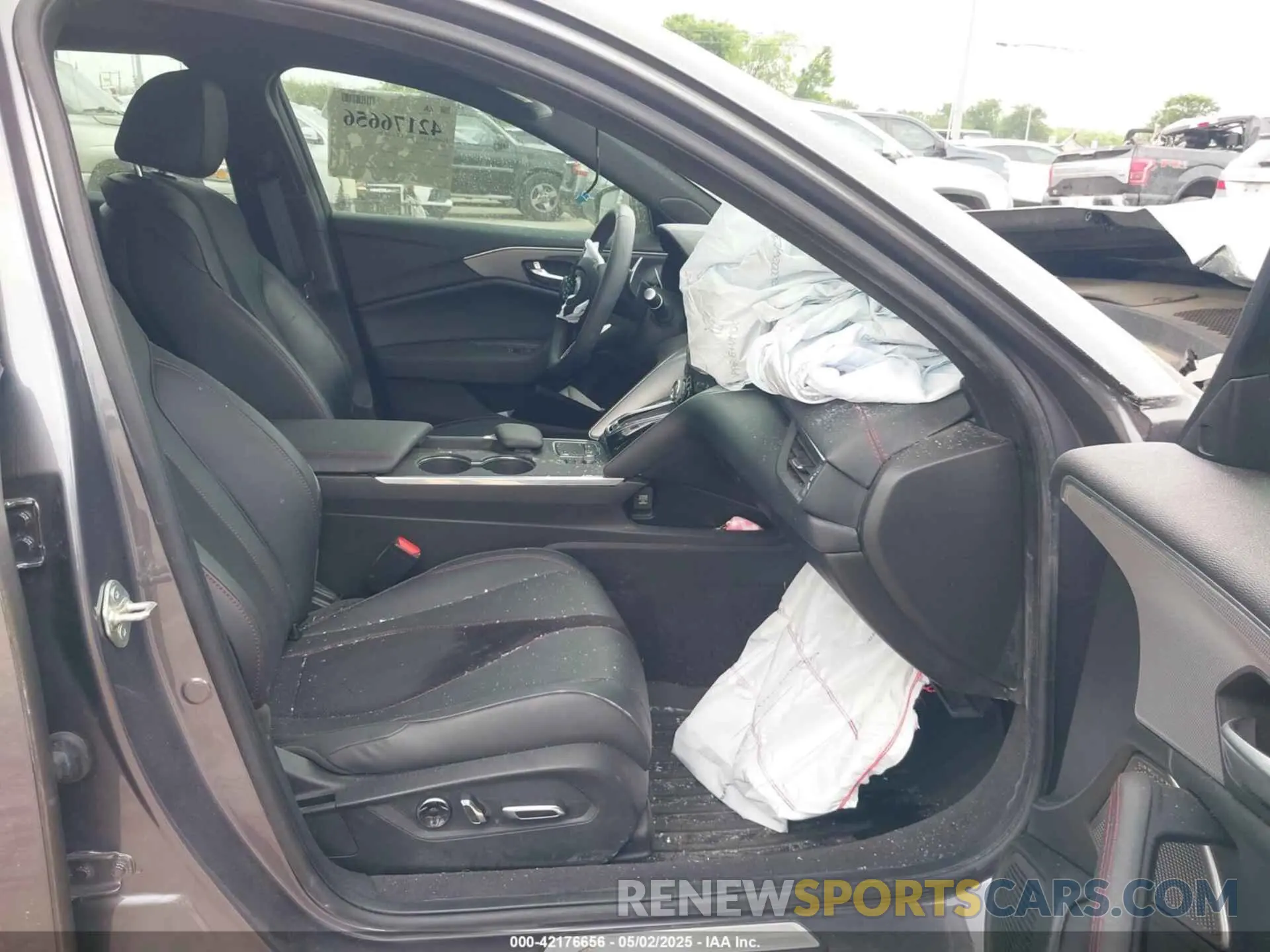 5 Photograph of a damaged car 19UUB5F53MA001253 ACURA TLX 2021