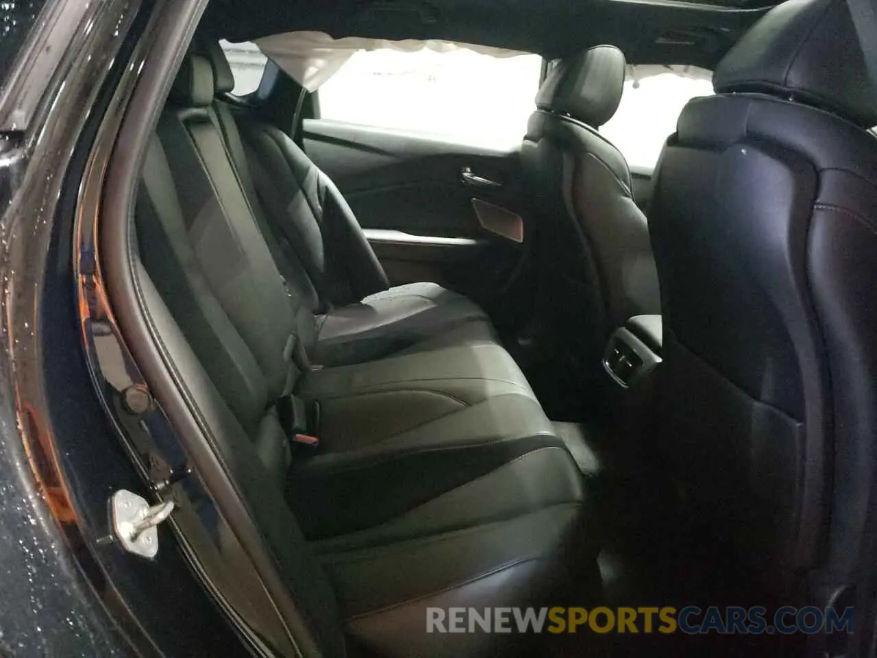 10 Photograph of a damaged car 19UUB5F59MA000110 ACURA TLX 2021
