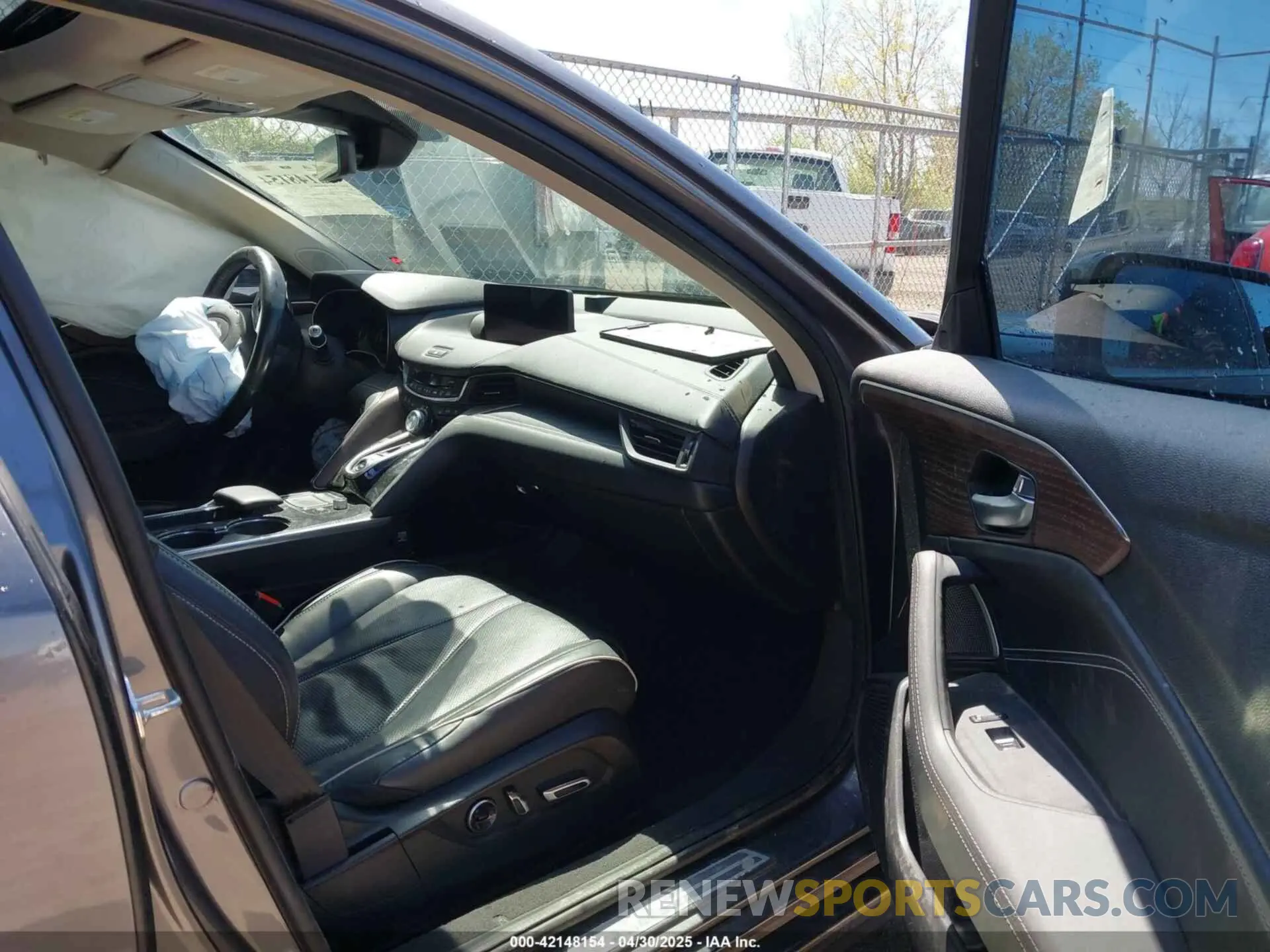 5 Photograph of a damaged car 19UUB5F61MA009117 ACURA TLX 2021