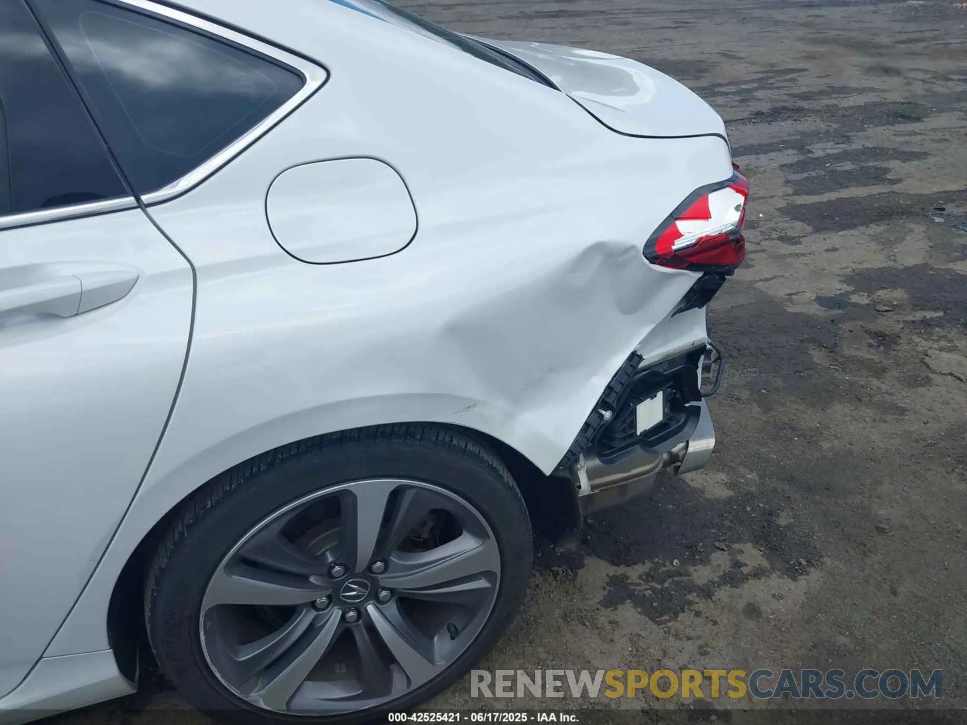 6 Photograph of a damaged car 19UUB5F68MA001306 ACURA TLX 2021