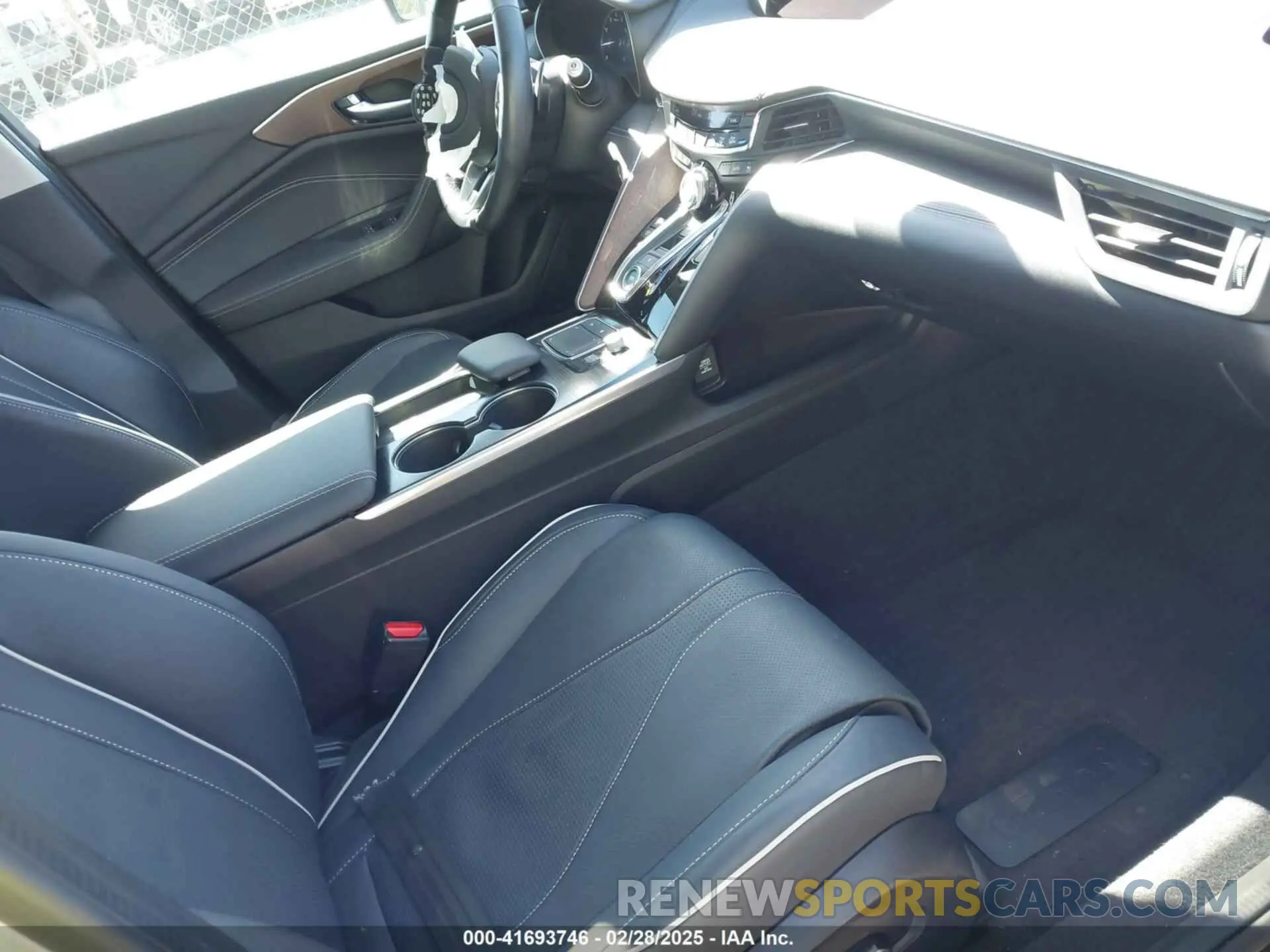 5 Photograph of a damaged car 19UUB5F68MA007218 ACURA TLX 2021