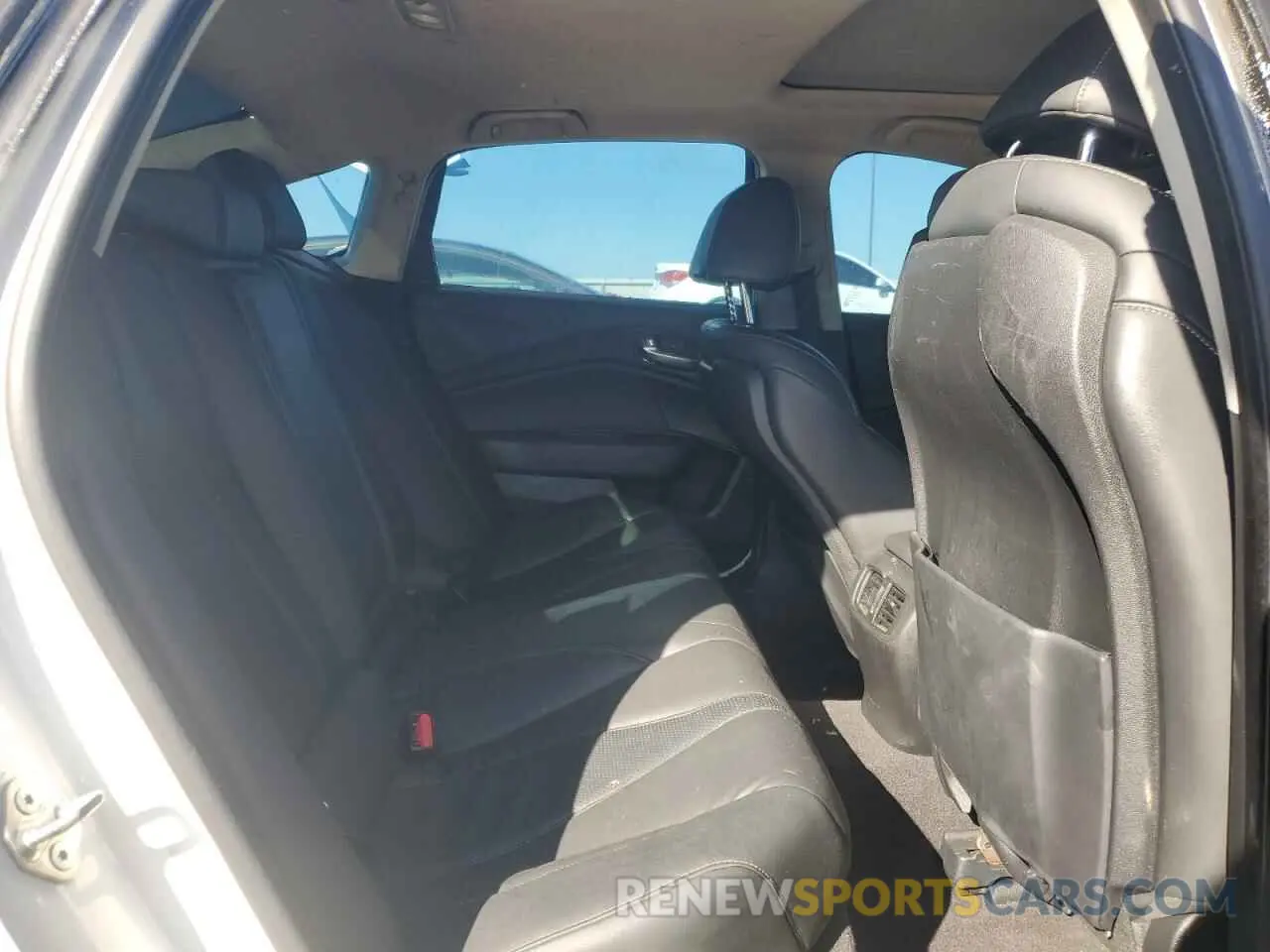 10 Photograph of a damaged car 19UUB6F41MA003158 ACURA TLX 2021