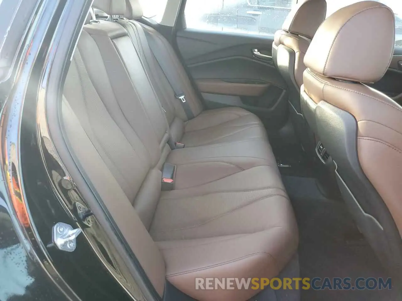 10 Photograph of a damaged car 19UUB6F49MA004154 ACURA TLX 2021