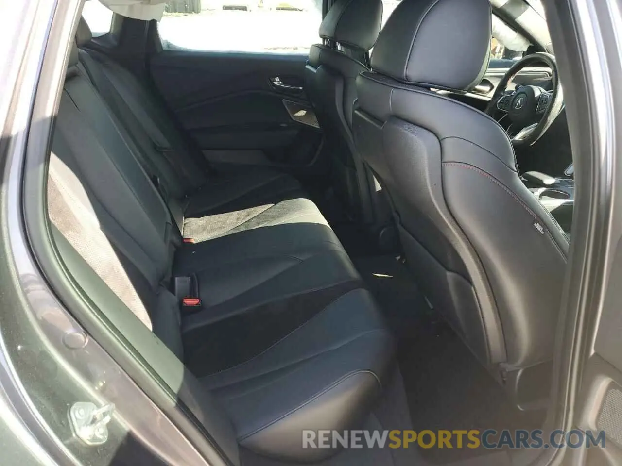 10 Photograph of a damaged car 19UUB6F50MA001474 ACURA TLX 2021