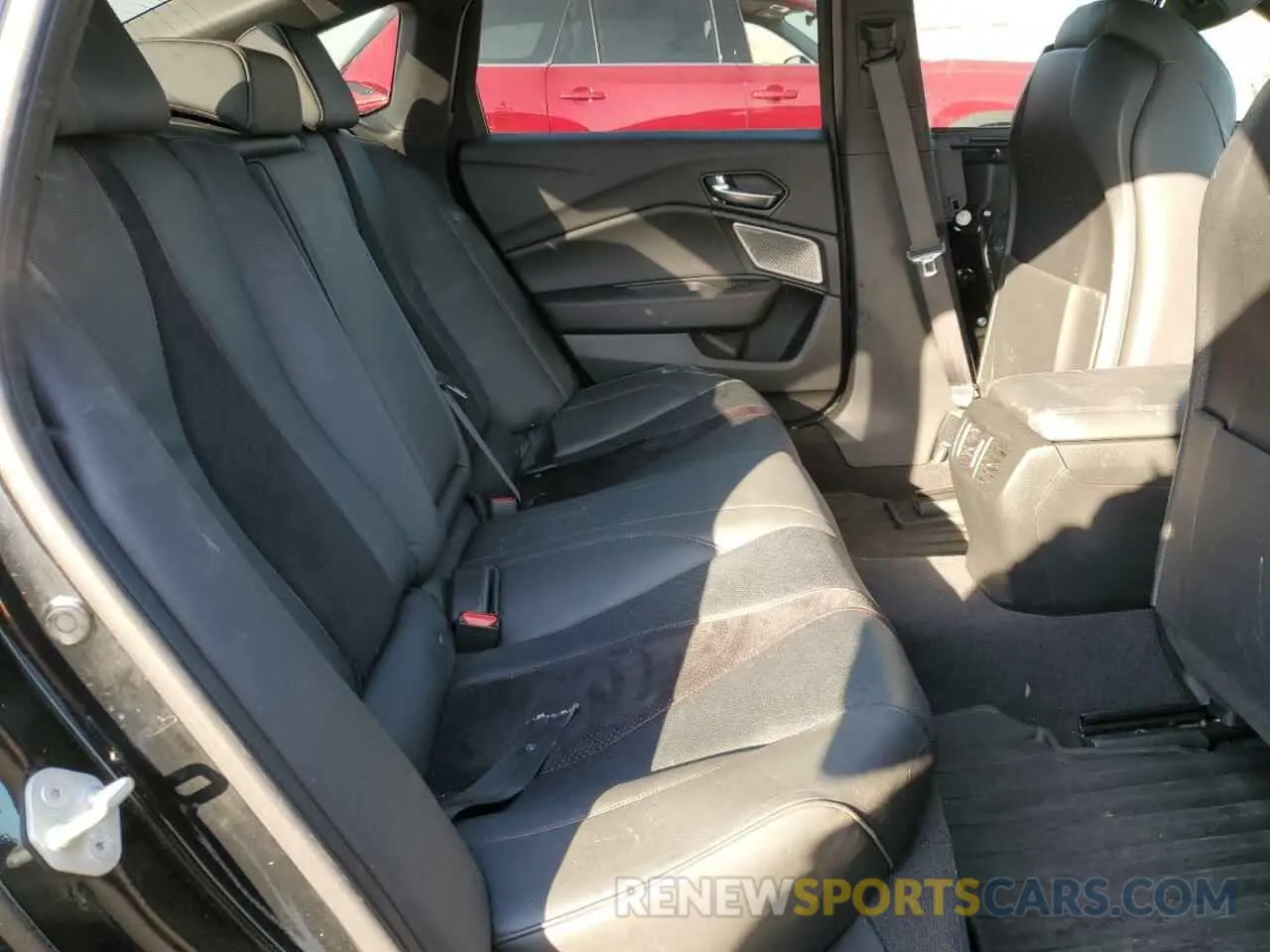10 Photograph of a damaged car 19UUB6F51MA005615 ACURA TLX 2021