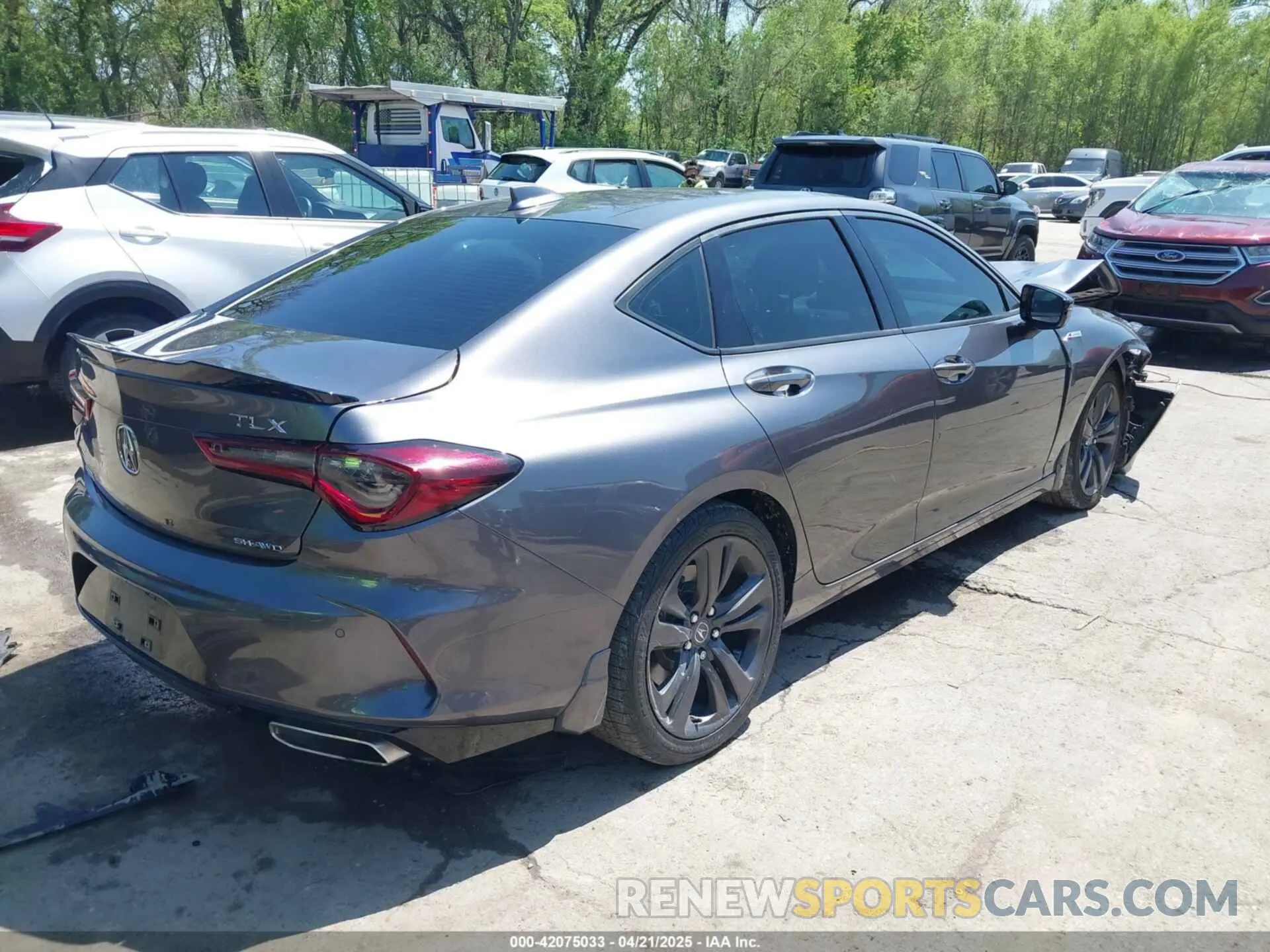 4 Photograph of a damaged car 19UUB6F52MA000424 ACURA TLX 2021