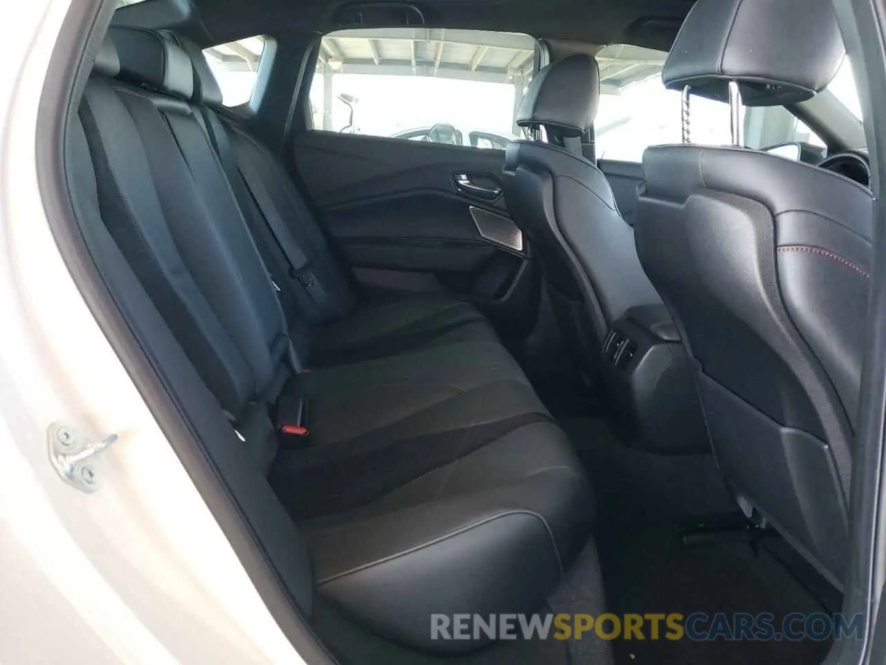 10 Photograph of a damaged car 19UUB6F54MA006368 ACURA TLX 2021
