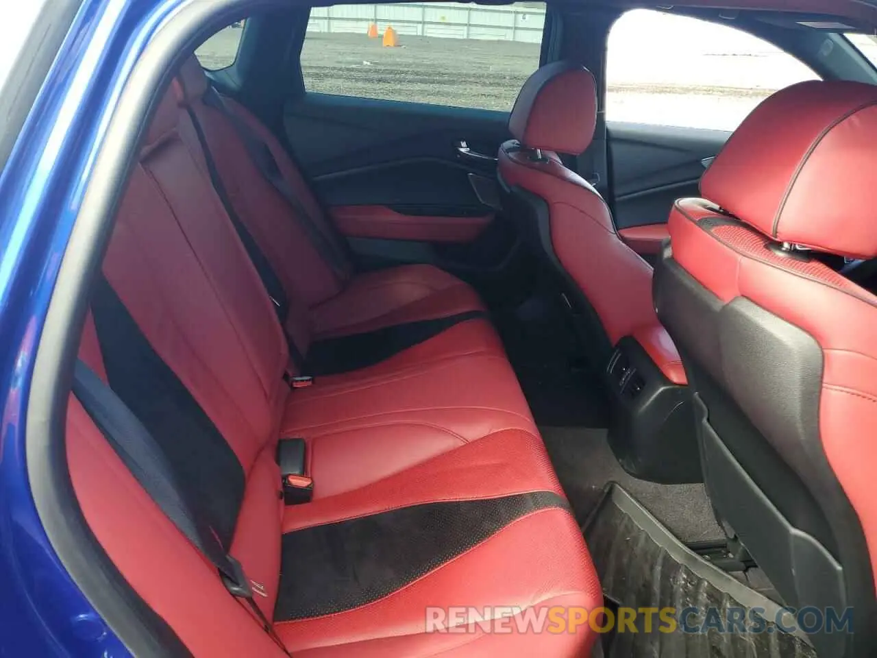 10 Photograph of a damaged car 19UUB6F56MA005965 ACURA TLX 2021