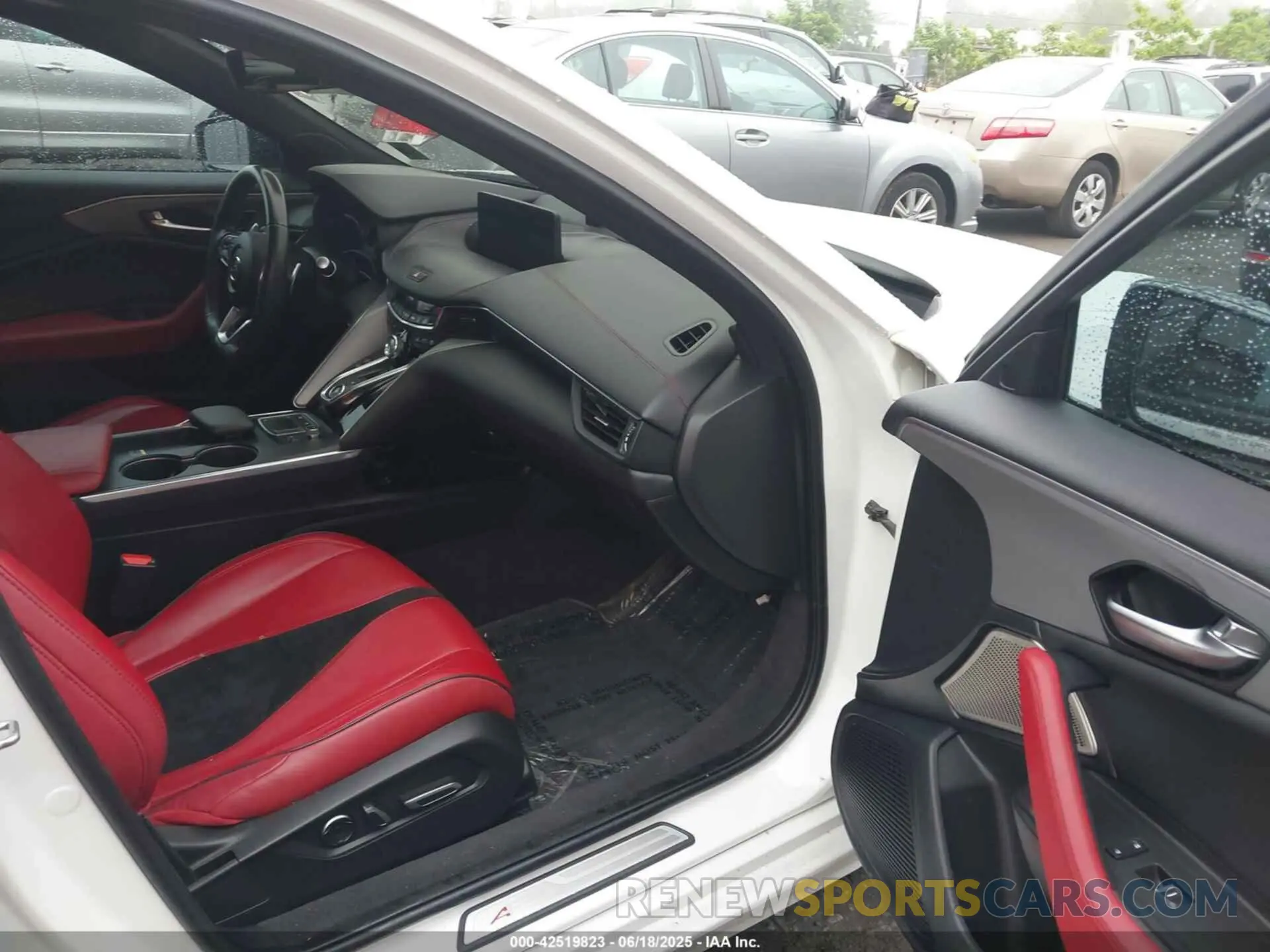 5 Photograph of a damaged car 19UUB6F57MA001102 ACURA TLX 2021