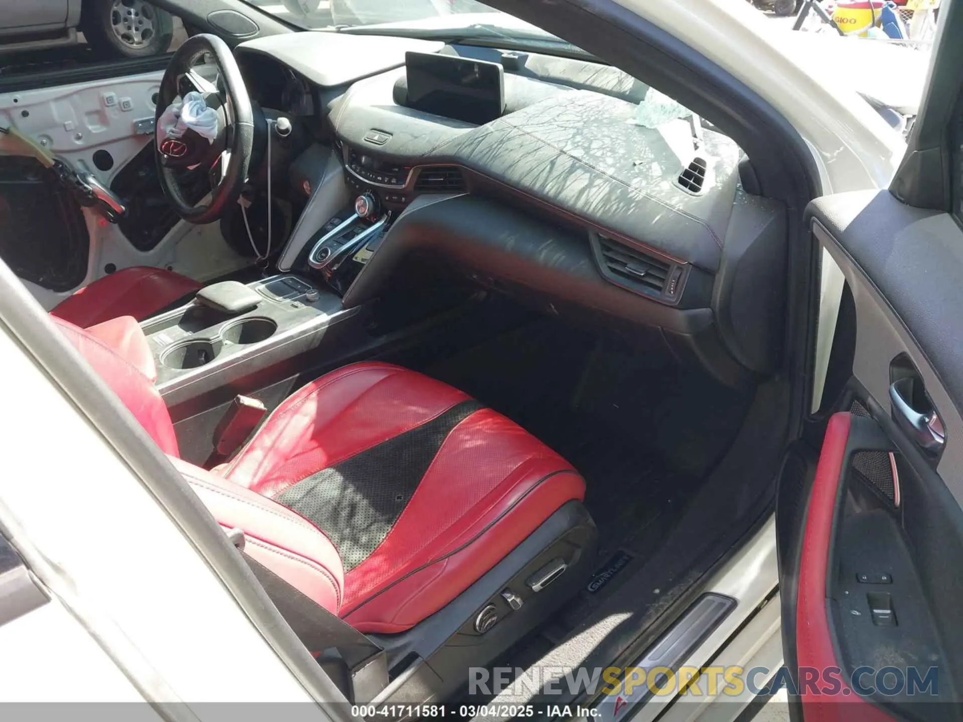 5 Photograph of a damaged car 19UUB6F57MA008664 ACURA TLX 2021