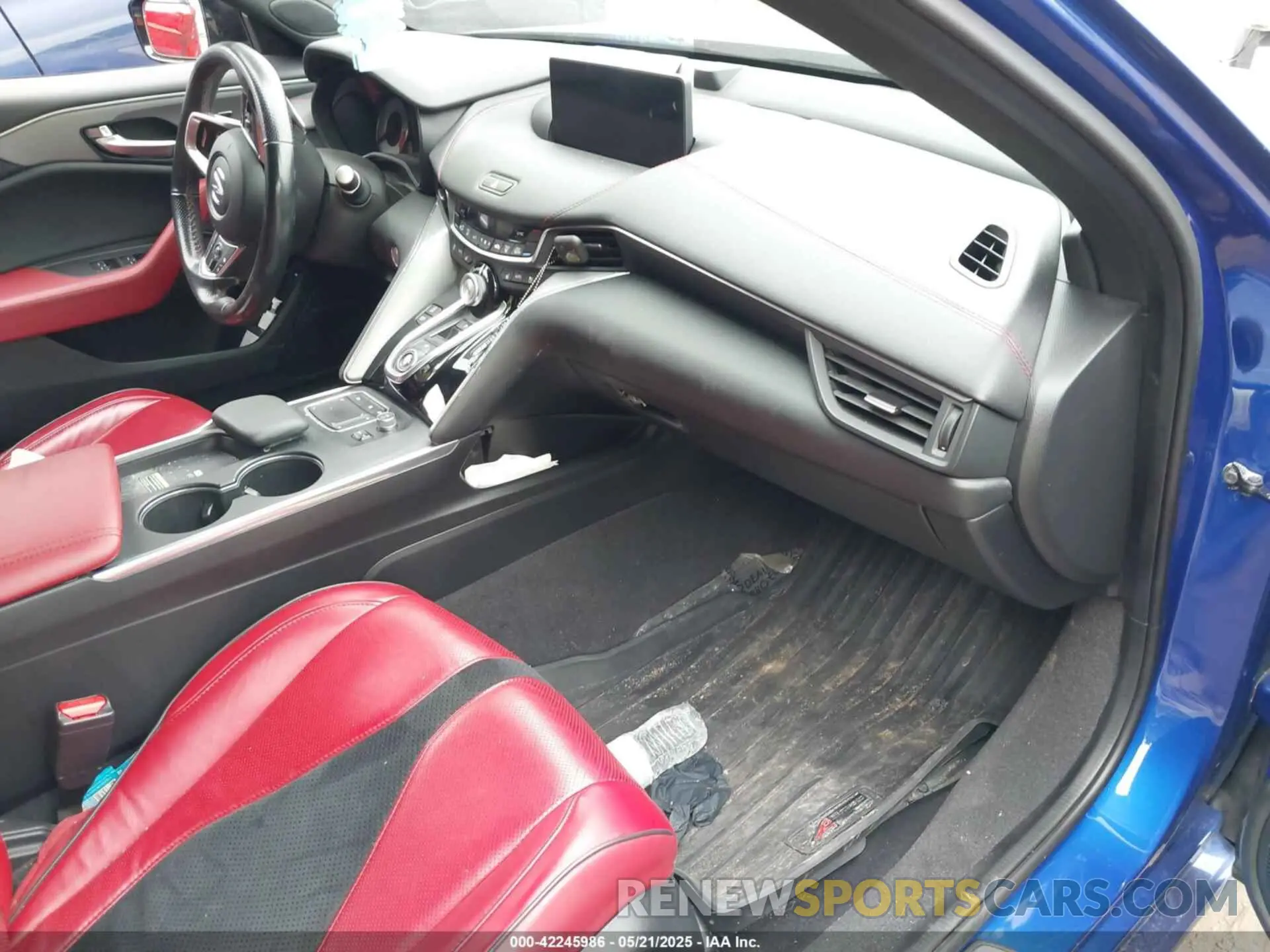 5 Photograph of a damaged car 19UUB6F58MA005983 ACURA TLX 2021