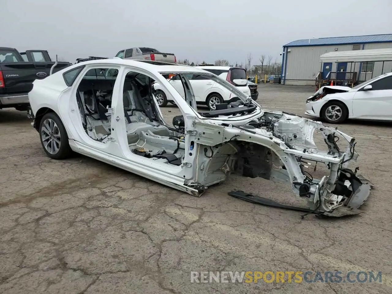 4 Photograph of a damaged car 19UUB6F58MA010147 ACURA TLX 2021