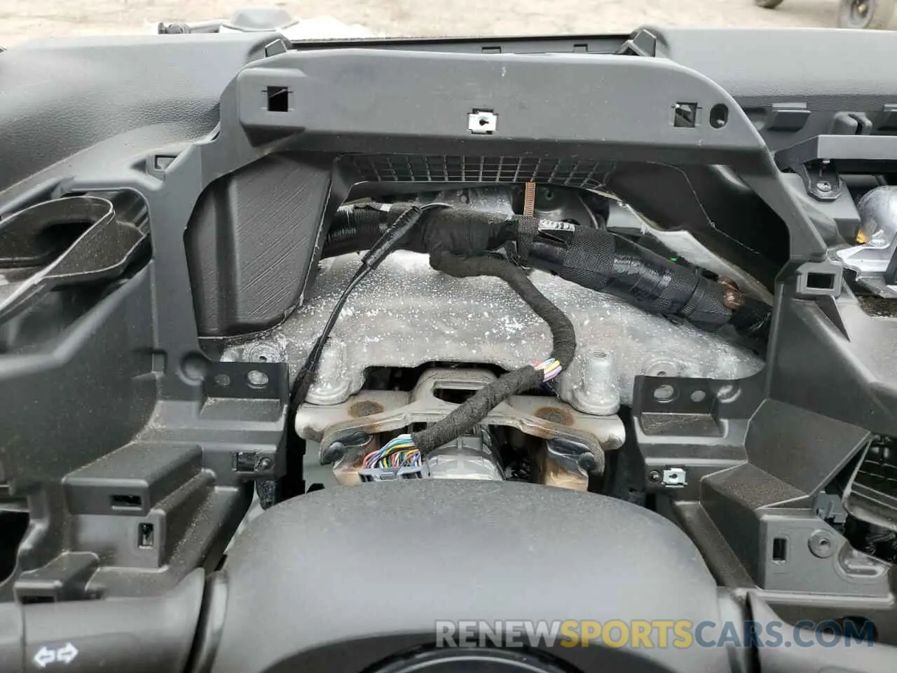 9 Photograph of a damaged car 19UUB6F58MA010147 ACURA TLX 2021