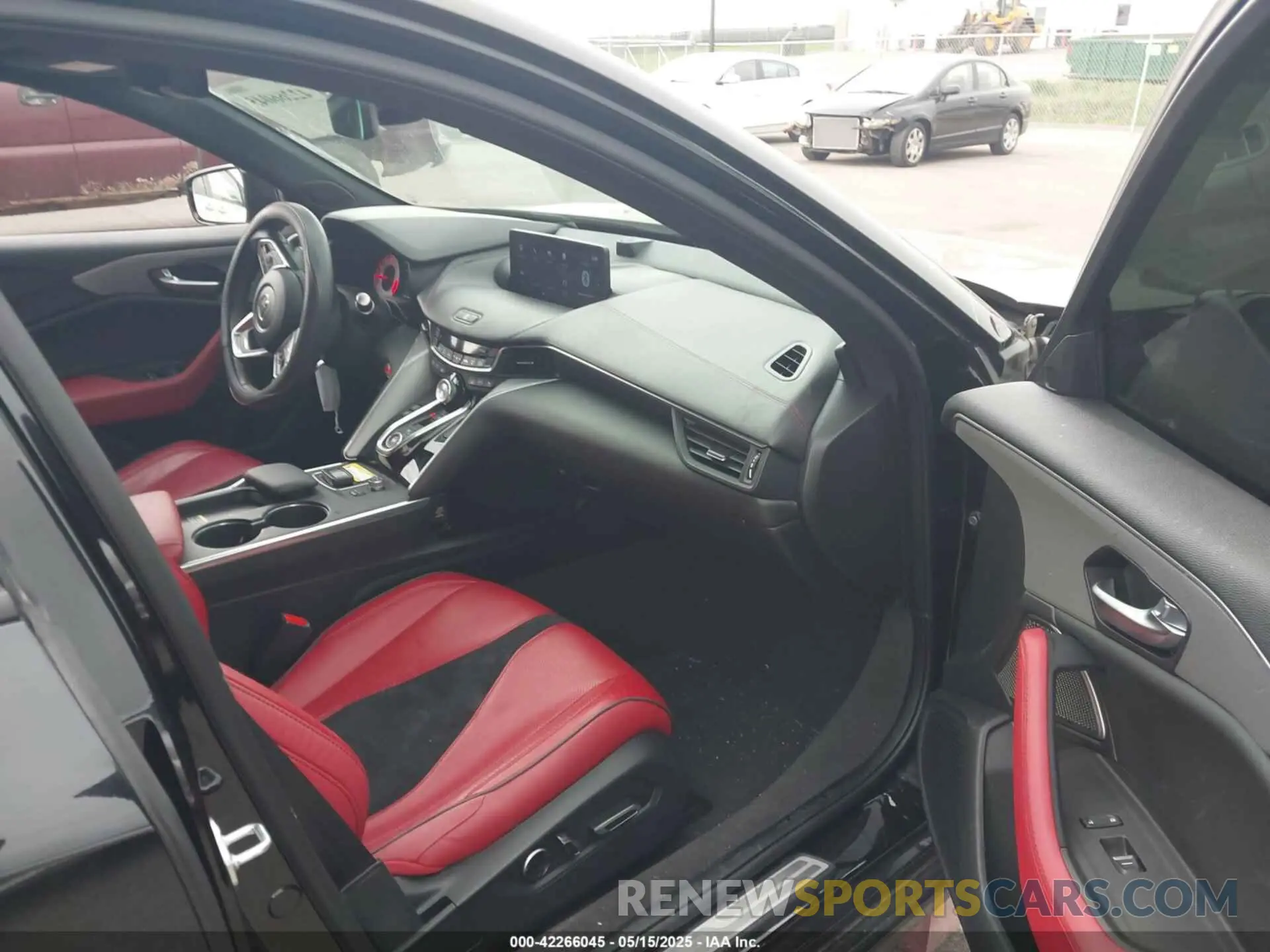 5 Photograph of a damaged car 19UUB6F58MA011427 ACURA TLX 2021