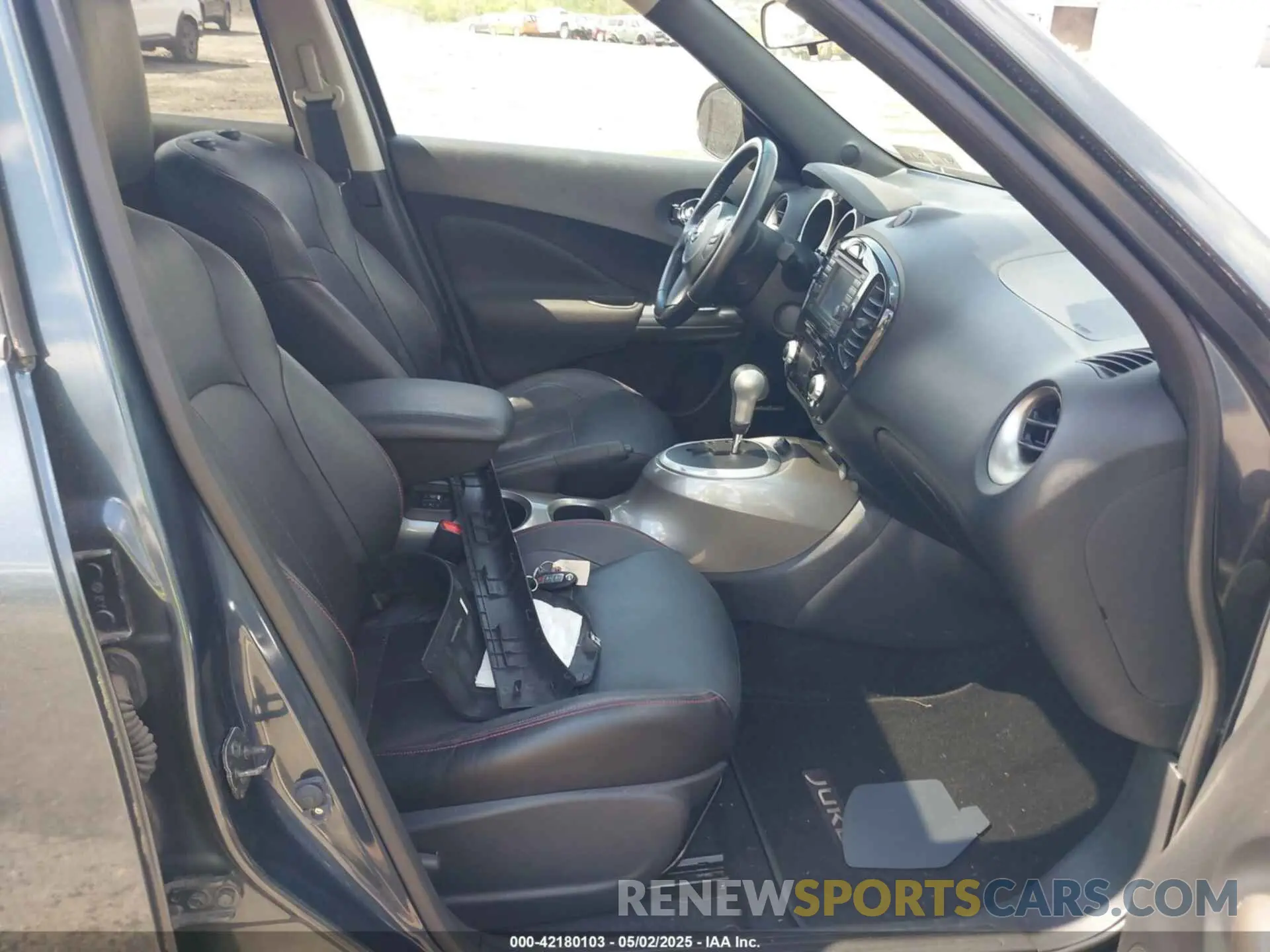 5 Photograph of a damaged car 19UUB6F69MA001188 ACURA TLX 2021