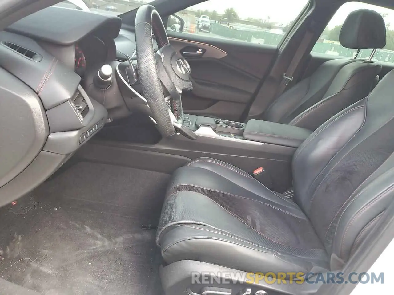 7 Photograph of a damaged car 19UUB7F05MA000153 ACURA TLX 2021