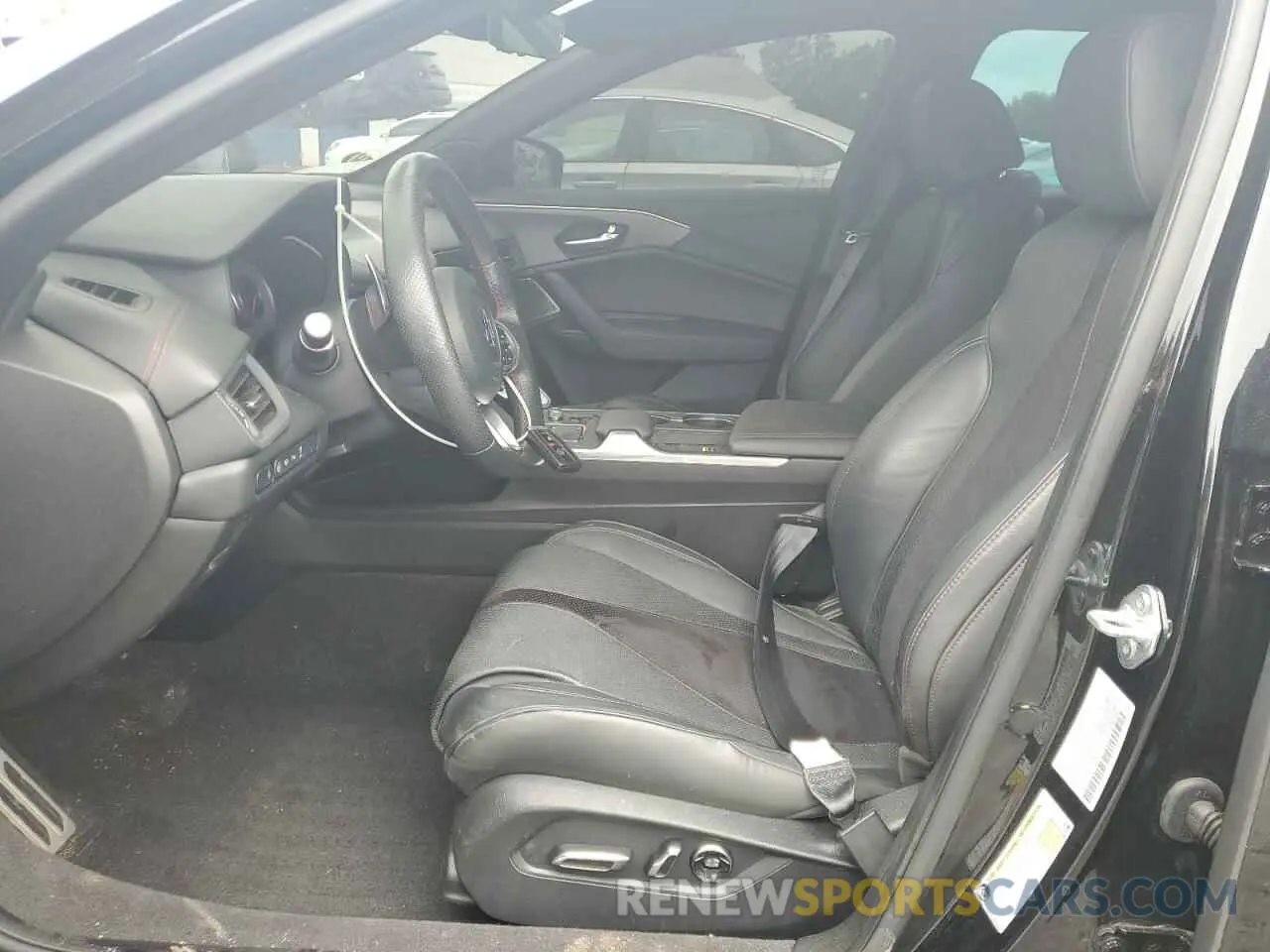 7 Photograph of a damaged car 19UUB7F05MA000735 ACURA TLX 2021