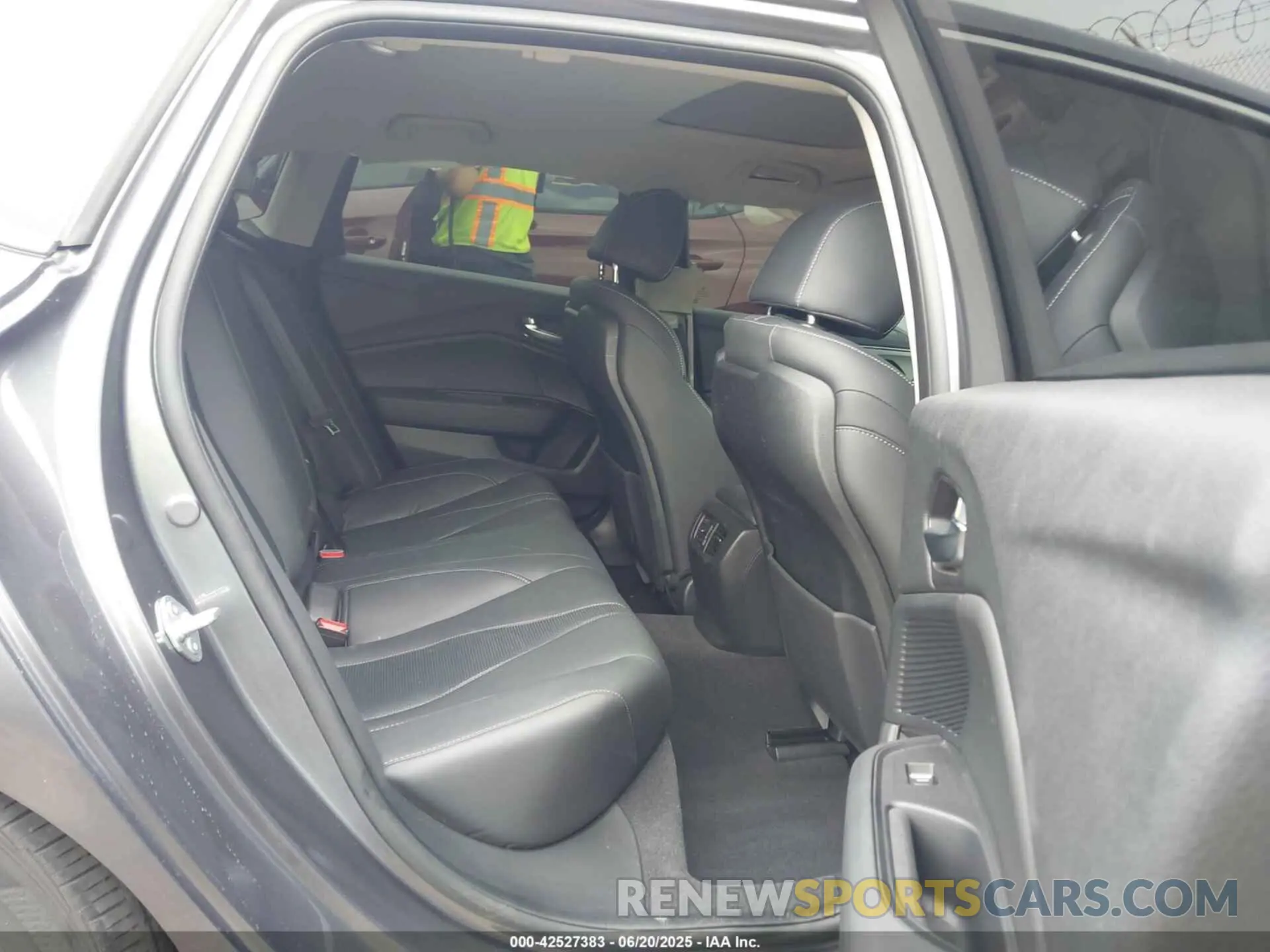 8 Photograph of a damaged car 19UUB5F41NA001843 ACURA TLX 2022