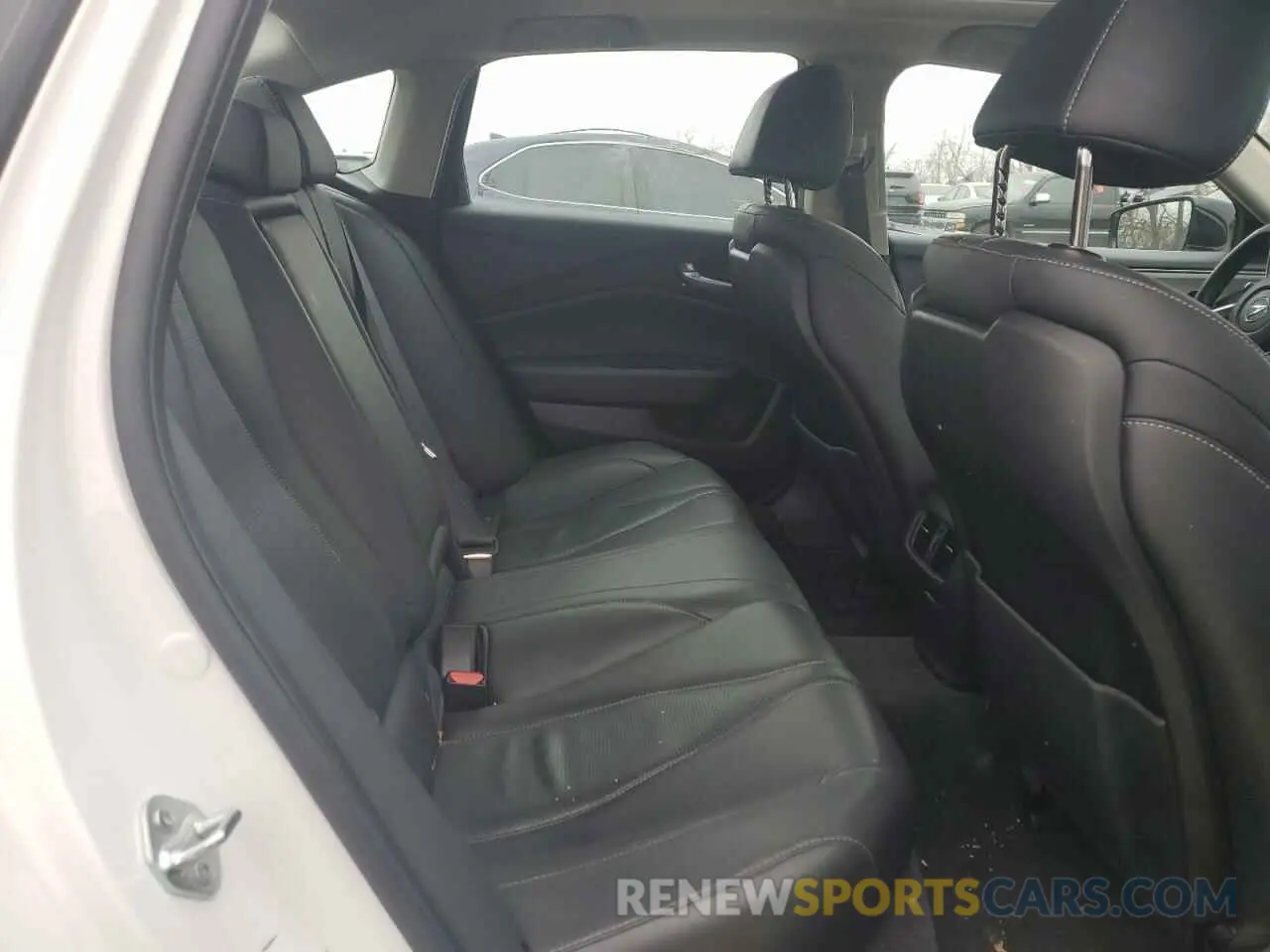 11 Photograph of a damaged car 19UUB5F44NA001657 ACURA TLX 2022