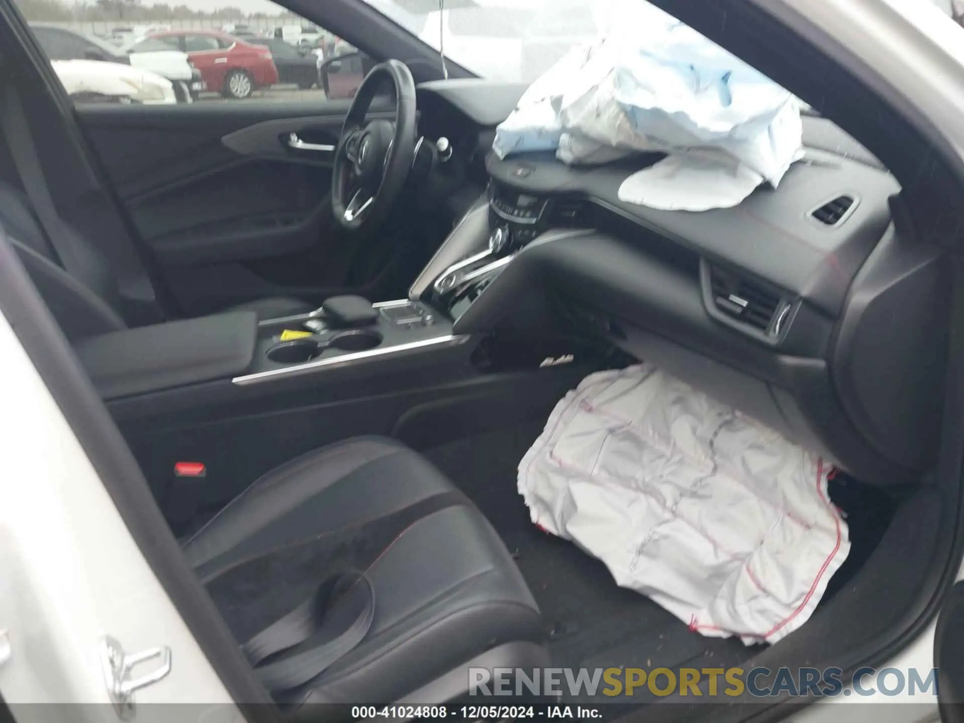5 Photograph of a damaged car 19UUB5F52NA003710 ACURA TLX 2022