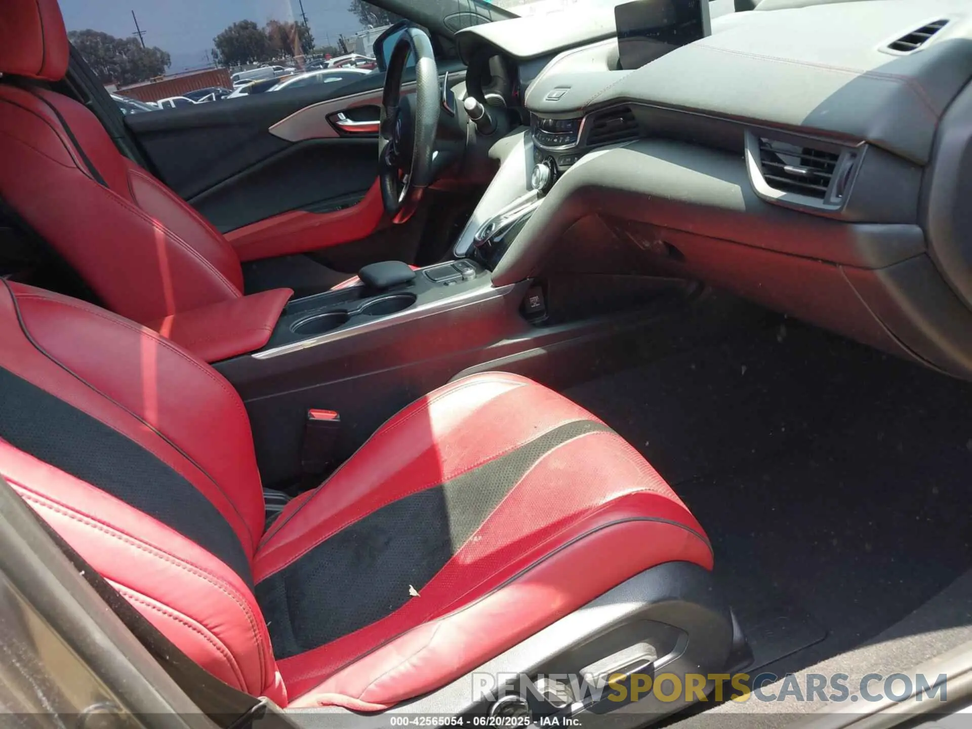 5 Photograph of a damaged car 19UUB5F57NA005596 ACURA TLX 2022