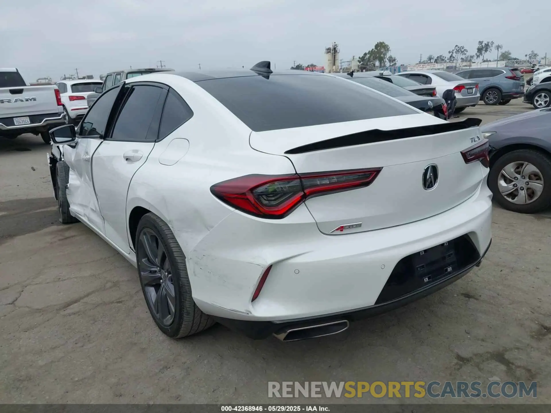 3 Photograph of a damaged car 19UUB5F59NA001954 ACURA TLX 2022
