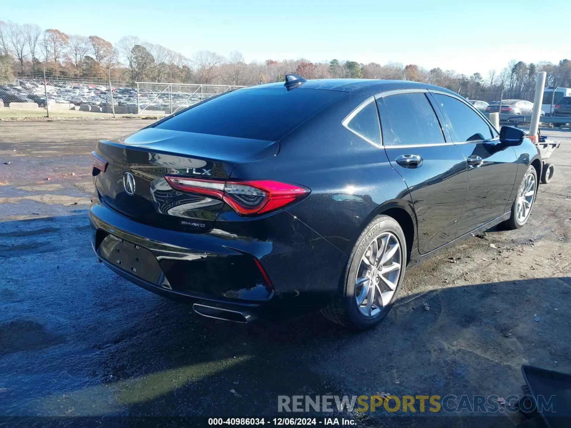 4 Photograph of a damaged car 19UUB6F33NA001694 ACURA TLX 2022