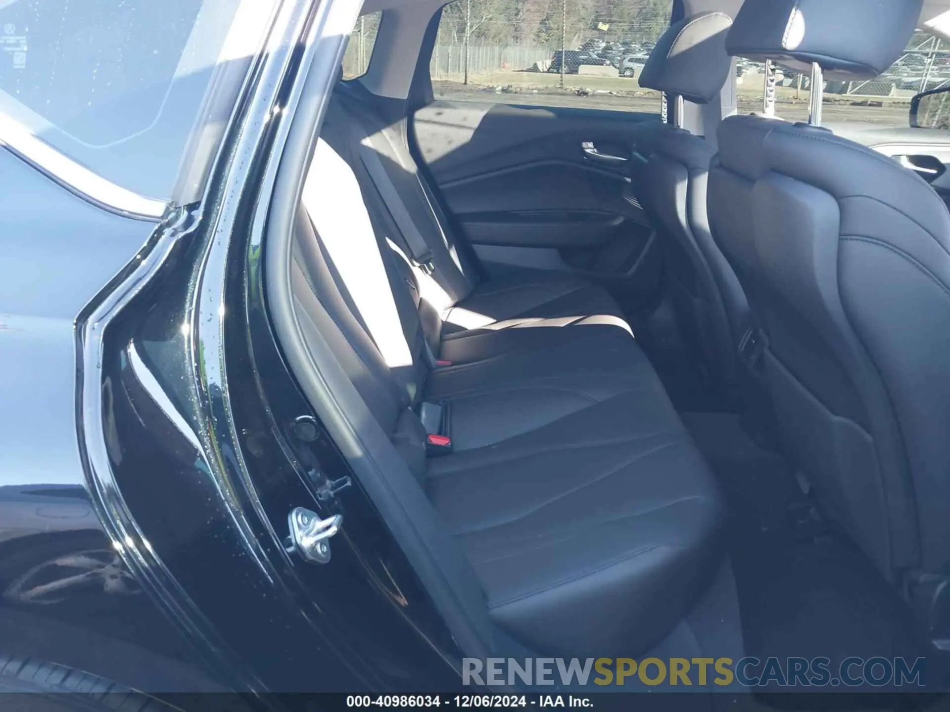 8 Photograph of a damaged car 19UUB6F33NA001694 ACURA TLX 2022