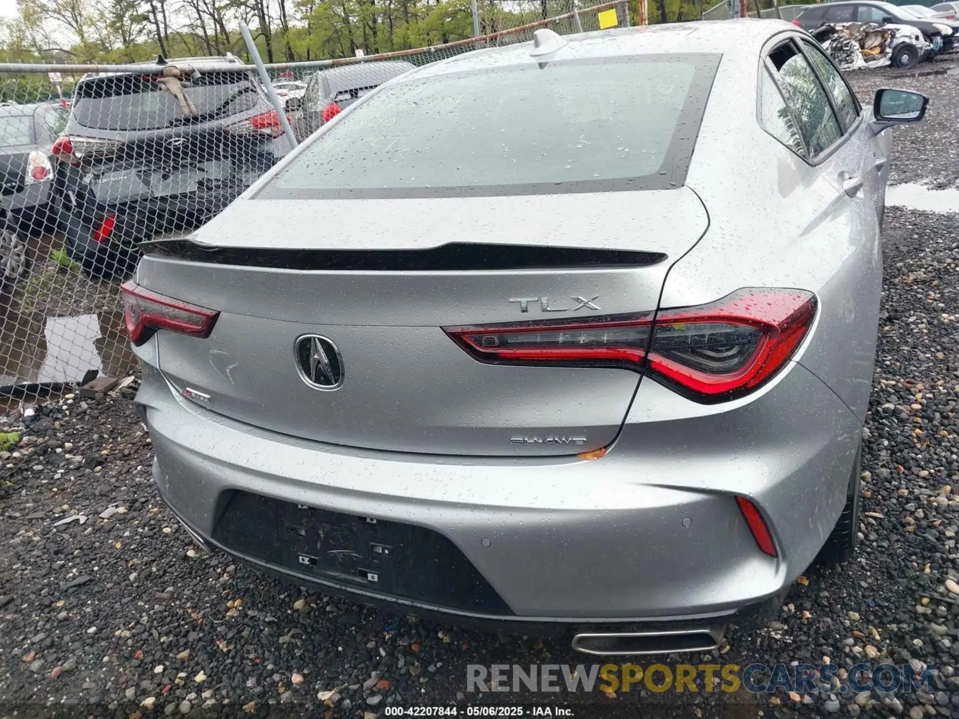 15 Photograph of a damaged car 19UUB6F51NA000805 ACURA TLX 2022
