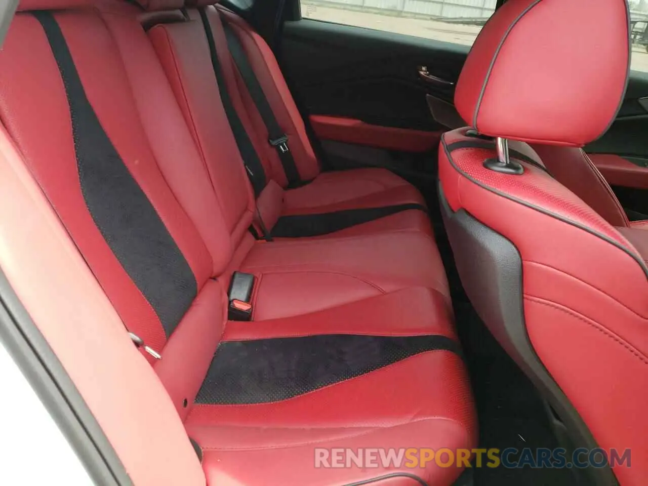 10 Photograph of a damaged car 19UUB6F55NA002945 ACURA TLX 2022