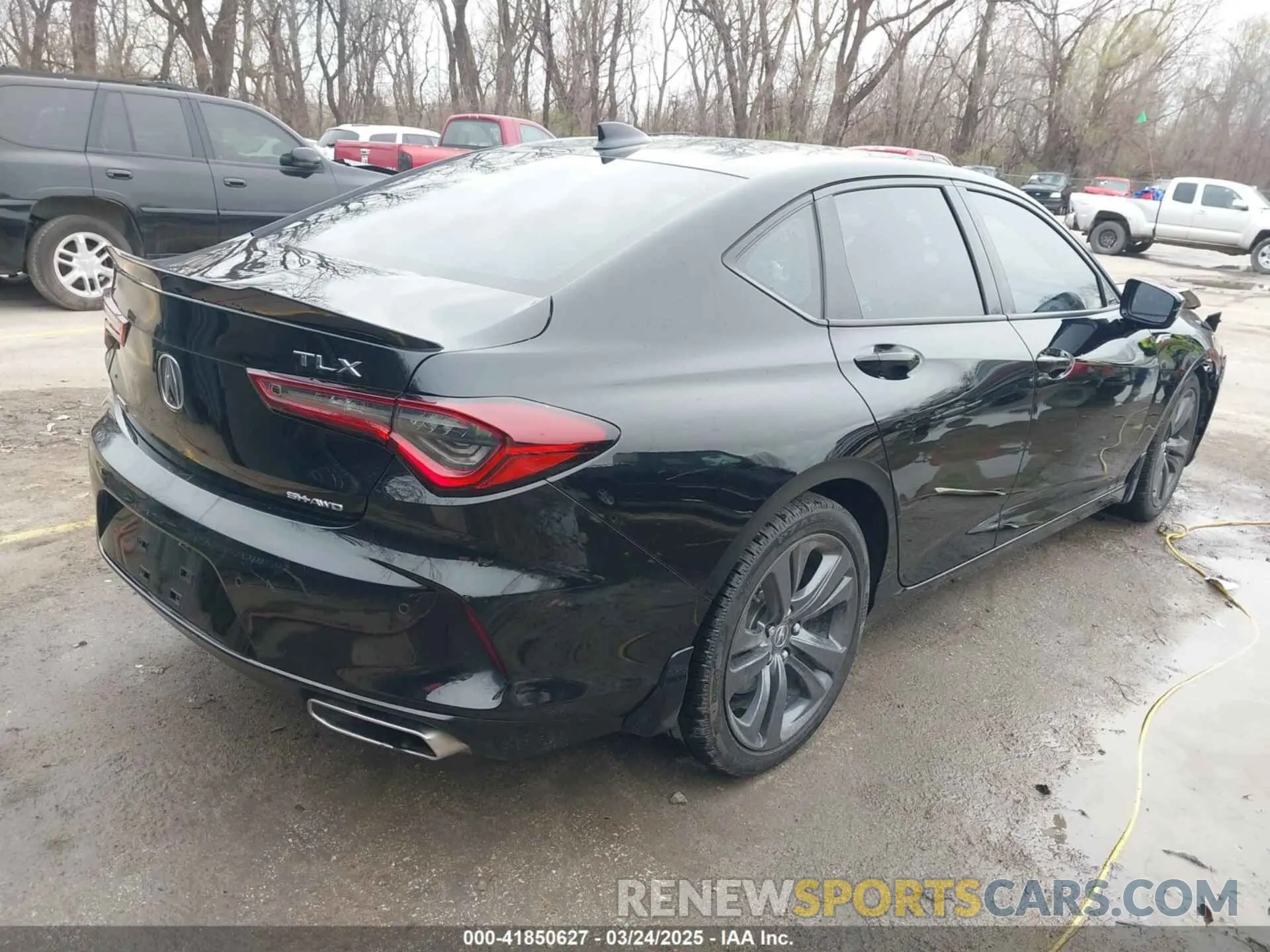 4 Photograph of a damaged car 19UUB6F5XNA002178 ACURA TLX 2022