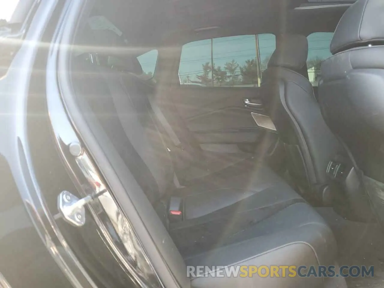 10 Photograph of a damaged car 19UUB6F50PA004069 ACURA TLX 2023