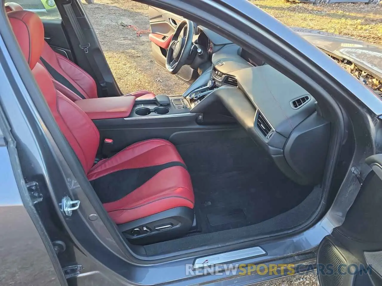 5 Photograph of a damaged car 19UUB6F59PA003826 ACURA TLX 2023