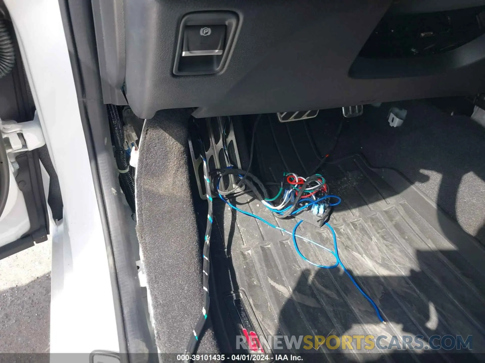 6 Photograph of a damaged car 19UUB7F00PA002221 ACURA TLX 2023