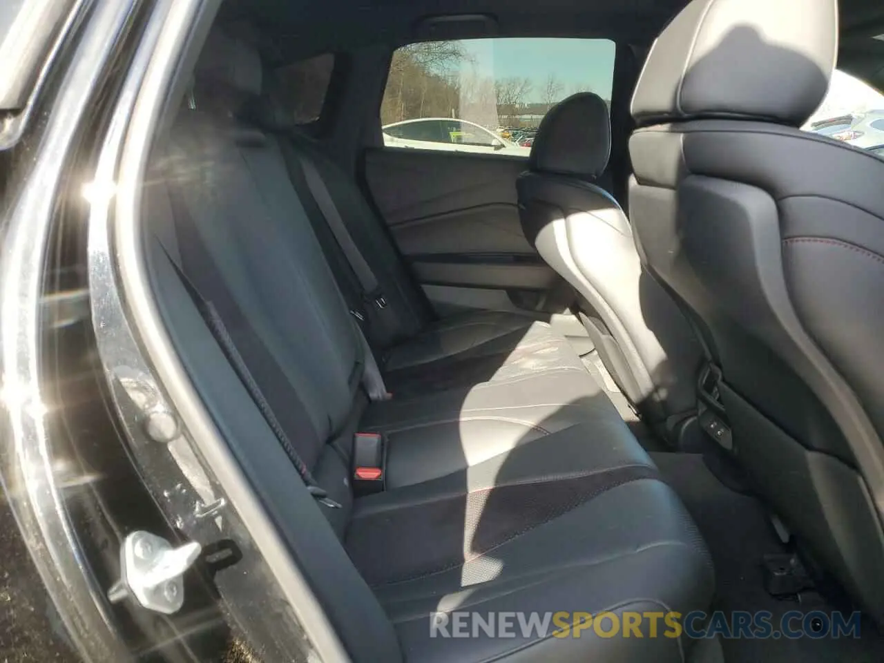 10 Photograph of a damaged car 19UUB7F05RA000077 ACURA TLX 2024