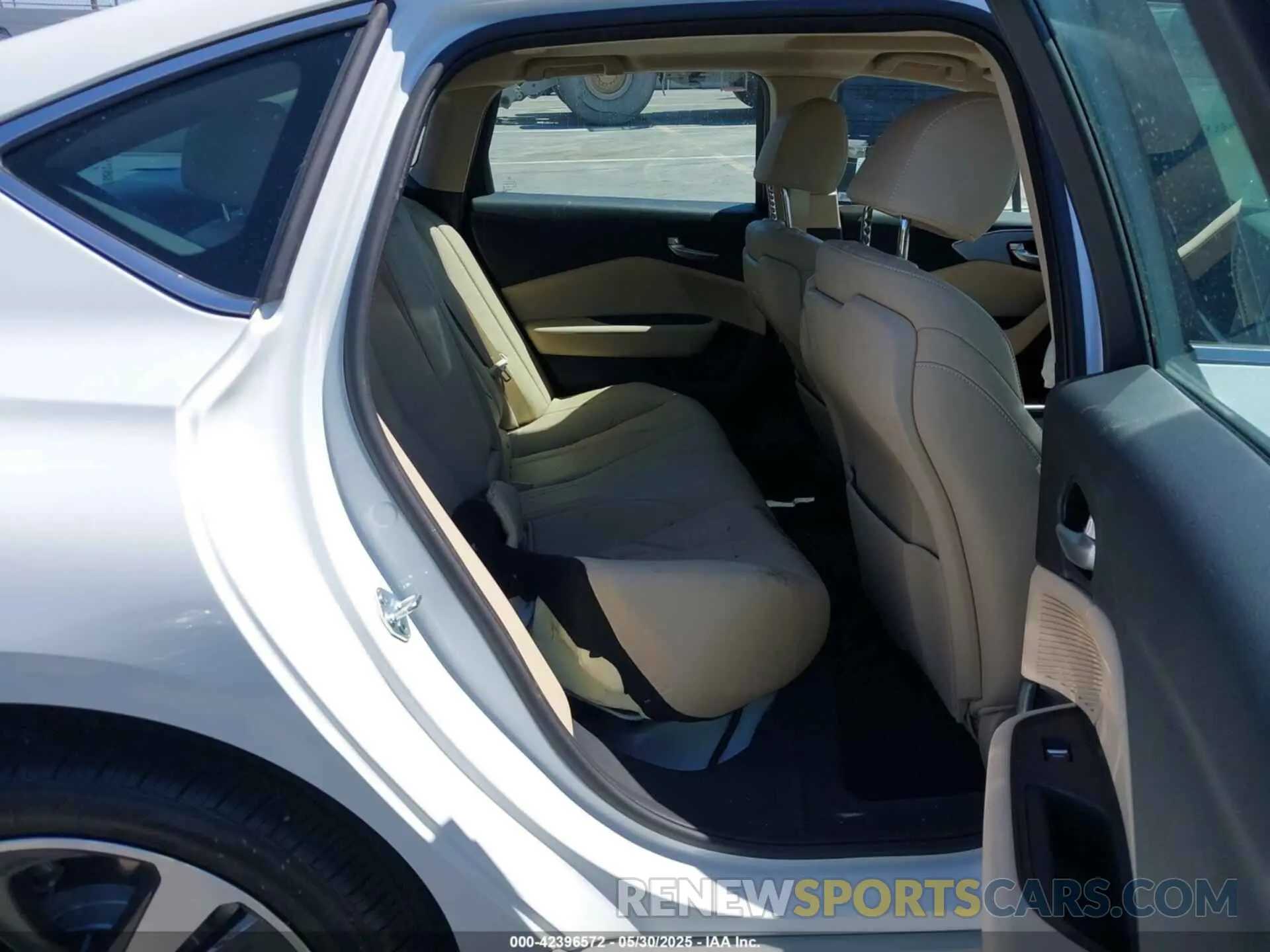 8 Photograph of a damaged car 19UUB5F48SA000569 ACURA TLX 2025