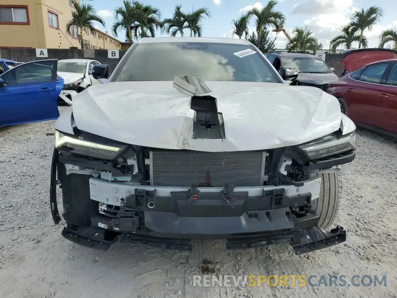 5 Photograph of a damaged car 4W5KHMRK1RZ517512 ACURA ZDX A-SPEC 2024