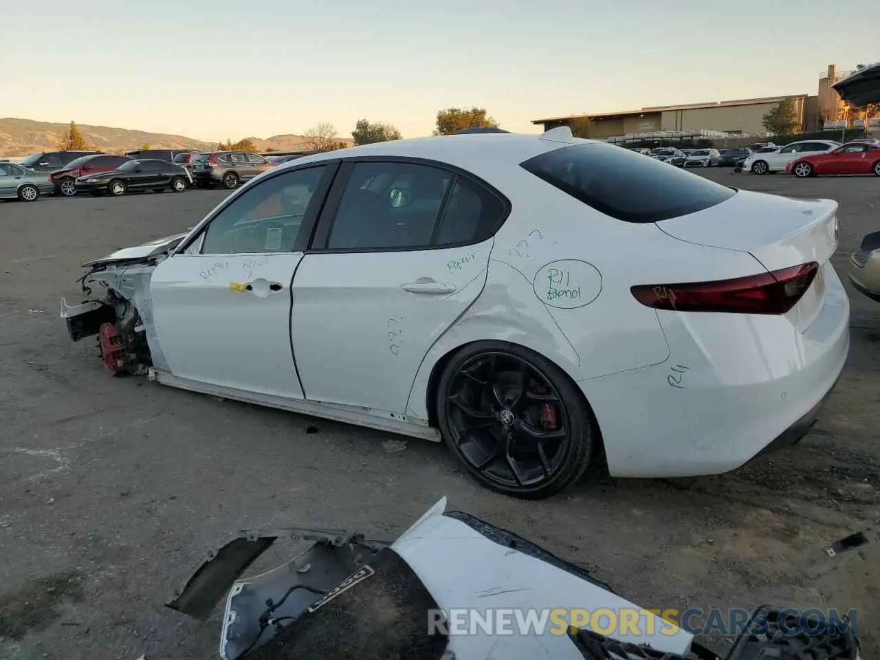 2 Photograph of a damaged car ZARFAMAN3K7613786 ALFA ROMEO GIULIA 2019