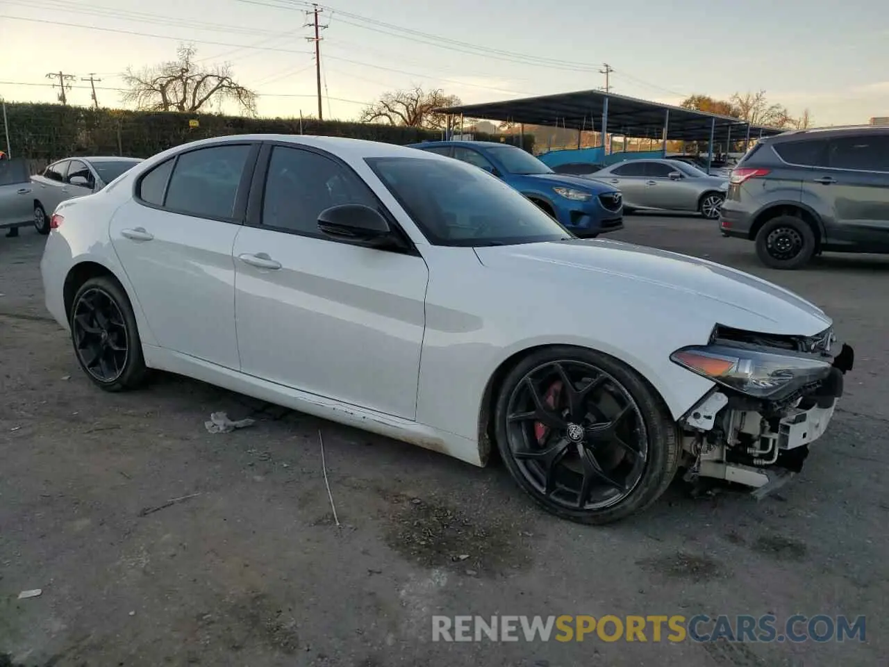 4 Photograph of a damaged car ZARFAMAN3K7613786 ALFA ROMEO GIULIA 2019