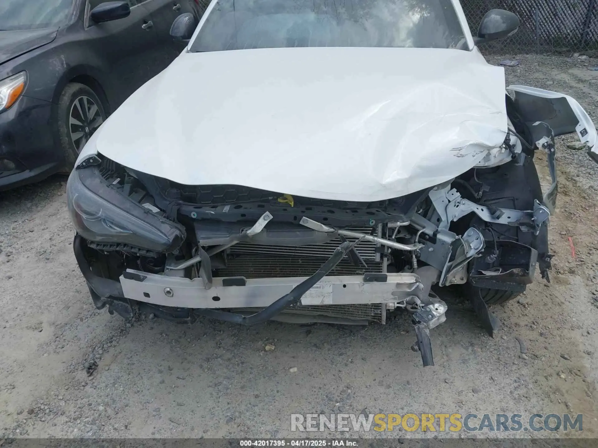 17 Photograph of a damaged car ZARFAMAN3K7622360 ALFA ROMEO GIULIA 2019