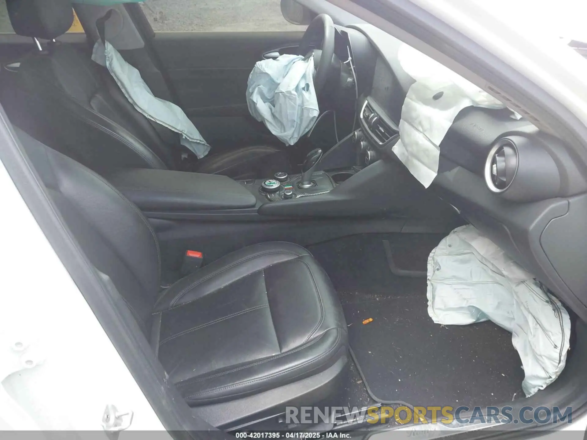 5 Photograph of a damaged car ZARFAMAN3K7622360 ALFA ROMEO GIULIA 2019