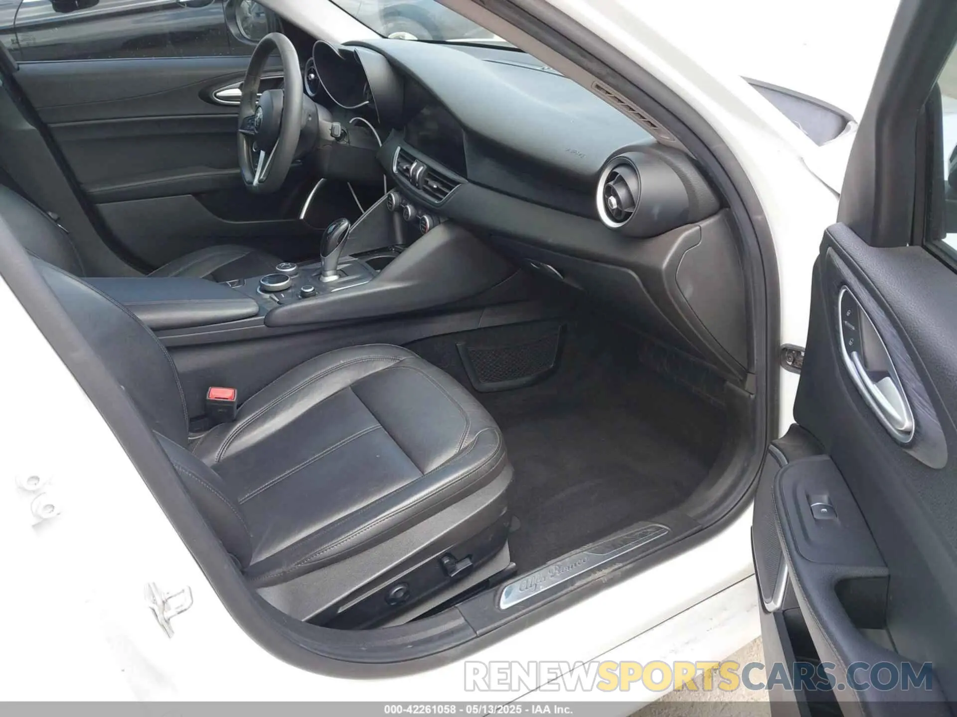 5 Photograph of a damaged car ZARFAMAN5K7612770 ALFA ROMEO GIULIA 2019