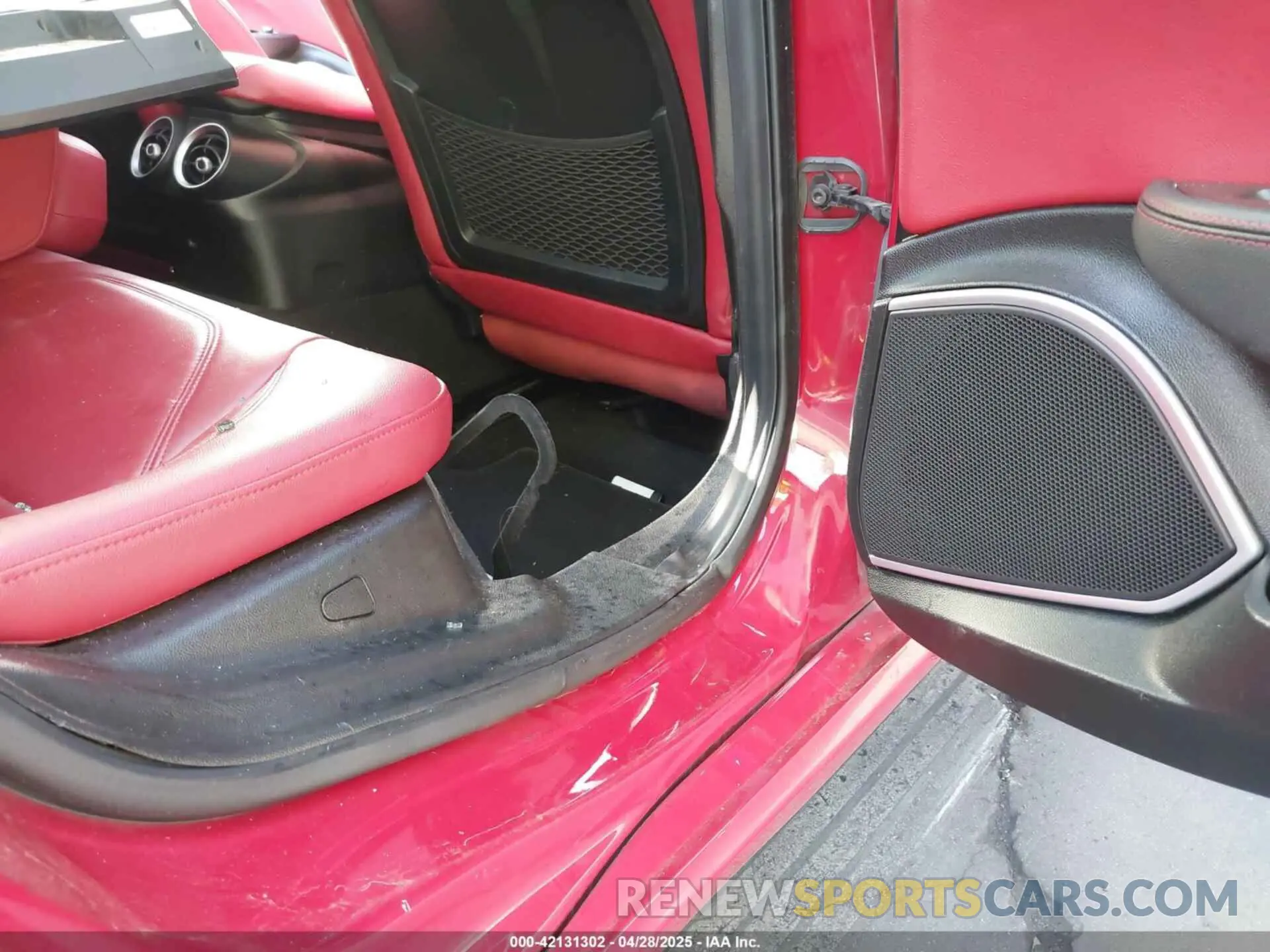 18 Photograph of a damaged car ZARFAMAN8K7621009 ALFA ROMEO GIULIA 2019